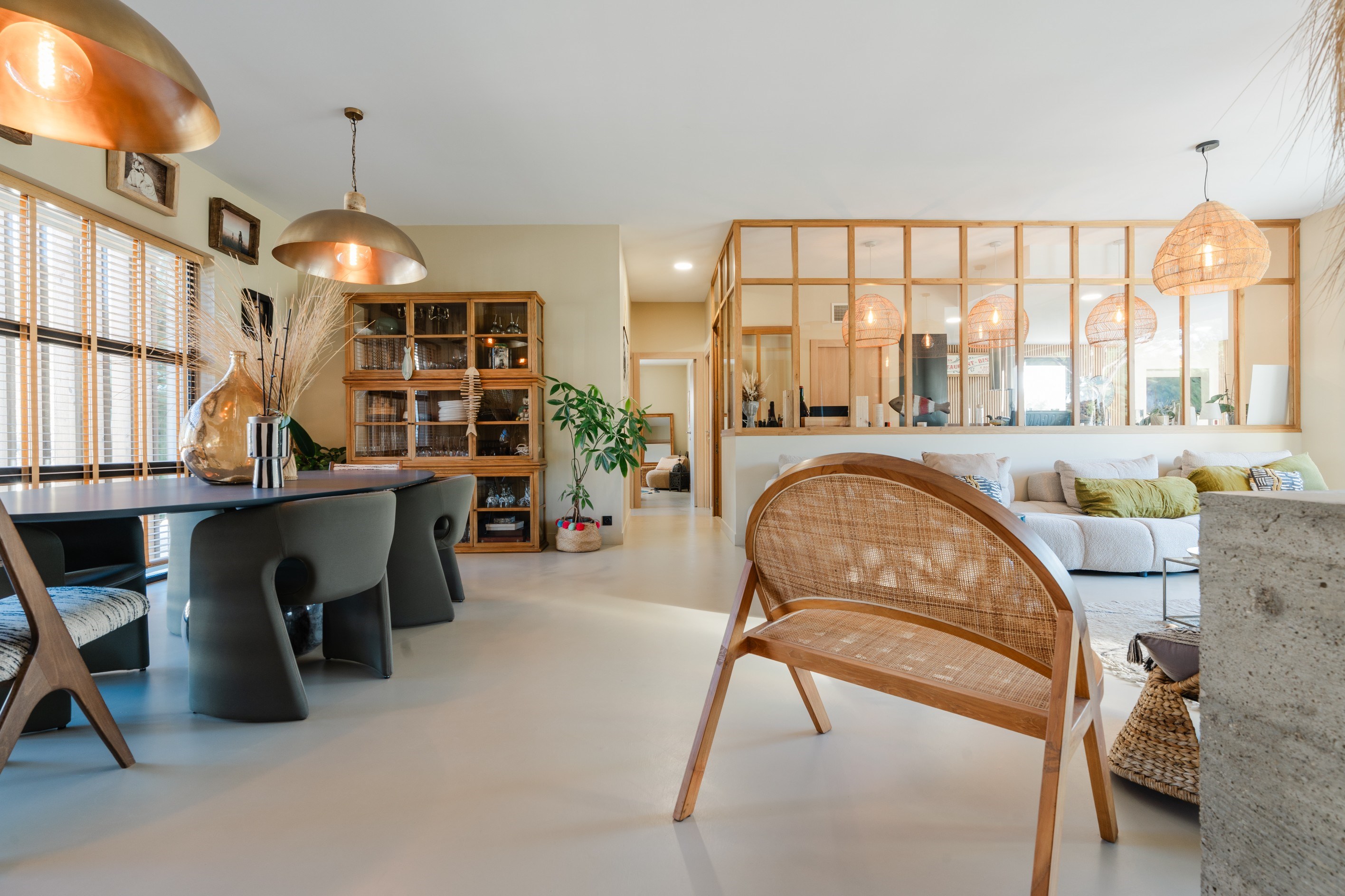  Contemporary house - pool - garage - 物件實景