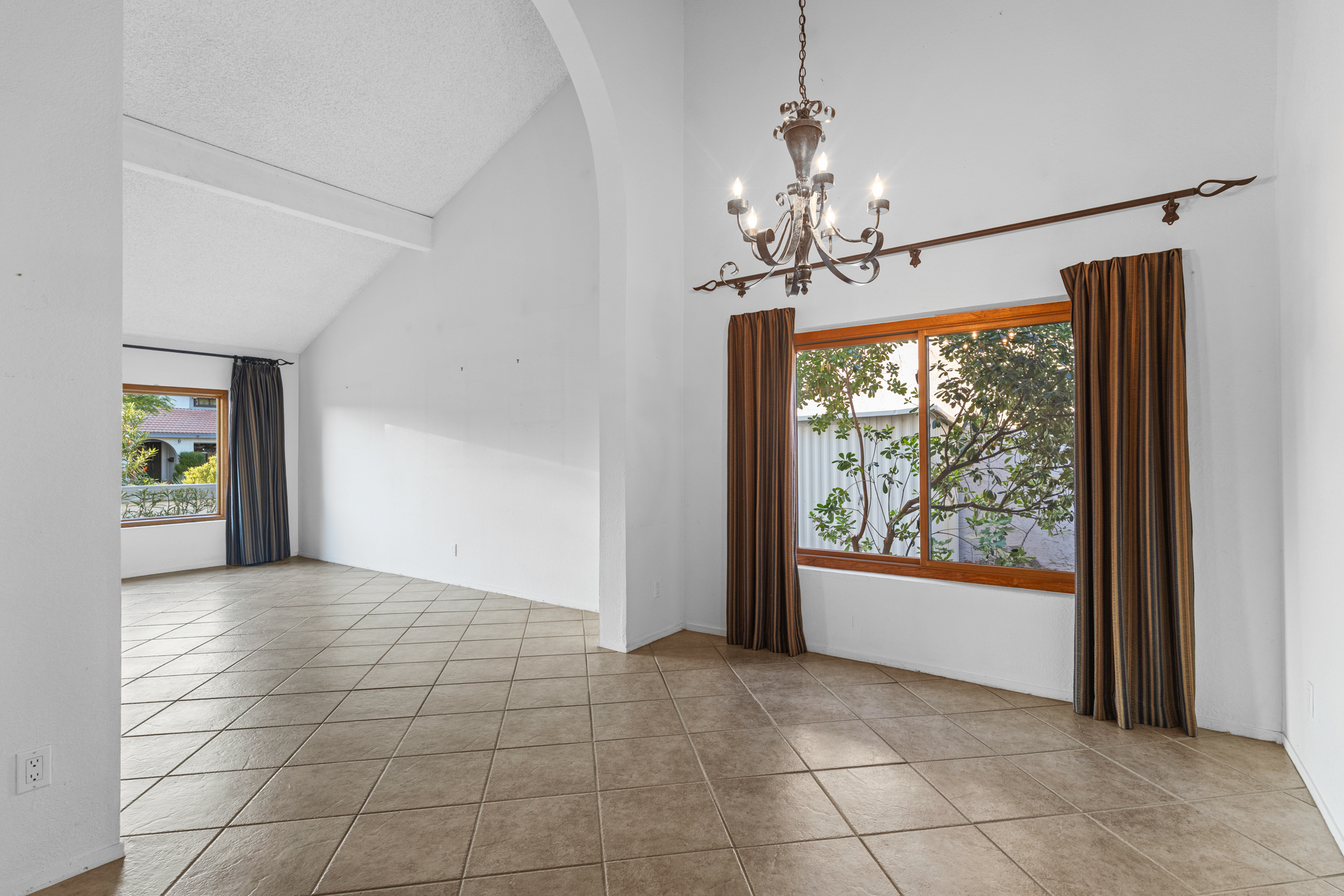 Tempe, Arizona, 85283, United States, 4 Bedrooms Bedrooms, ,3 BathroomsBathrooms,Residential,For Sale,1985738