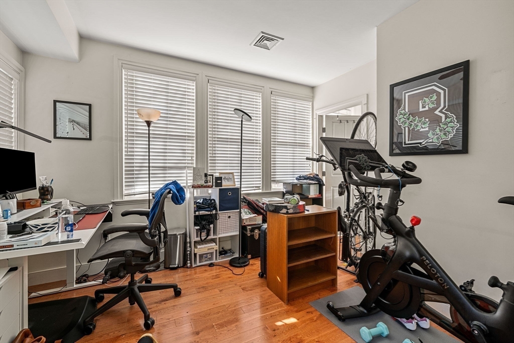 Cambridge, Massachusetts, 02141, United States, 4 Bedrooms Bedrooms, ,3 BathroomsBathrooms,Residential,For Sale,2001905