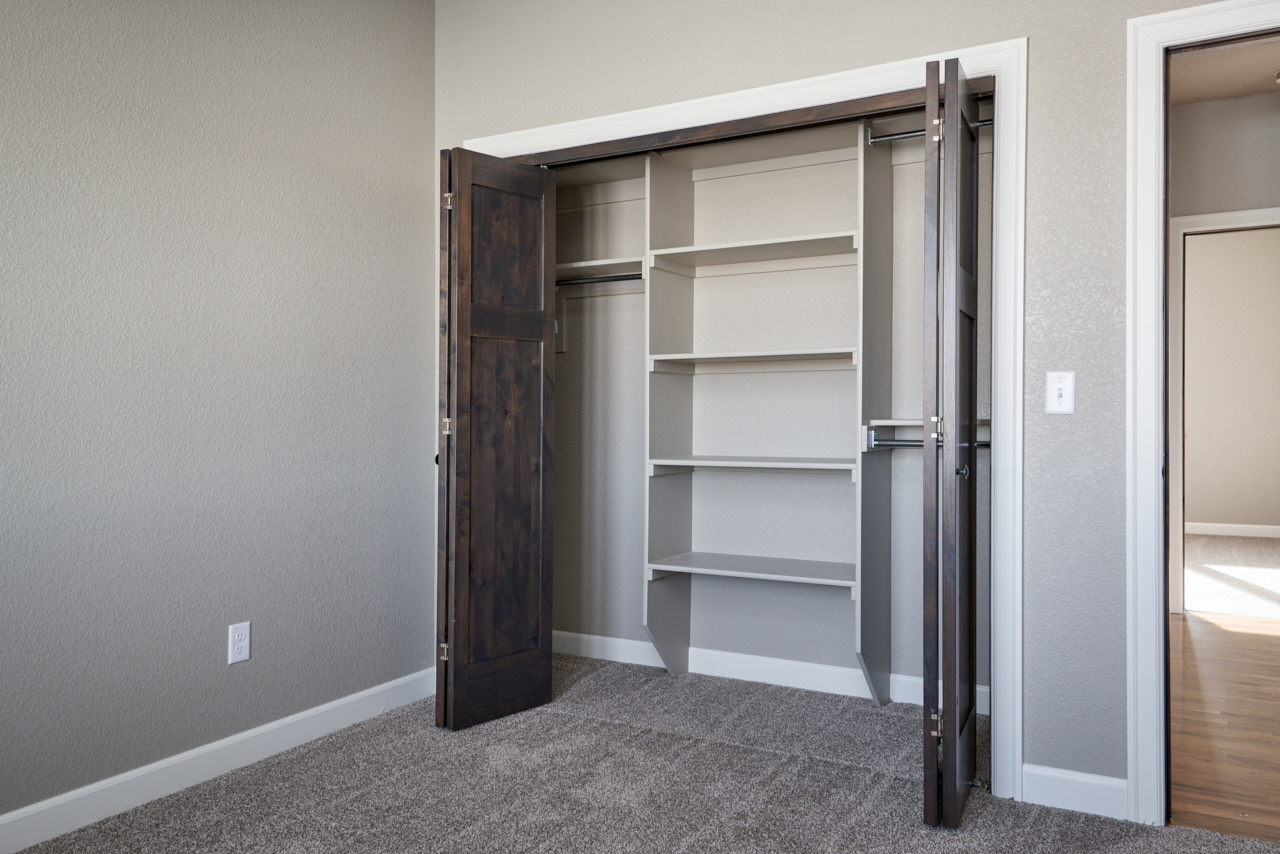 Cheyenne, Wyoming, 82009, United States, 3 Bedrooms Bedrooms, ,2 BathroomsBathrooms,Residential,For Sale,1982343