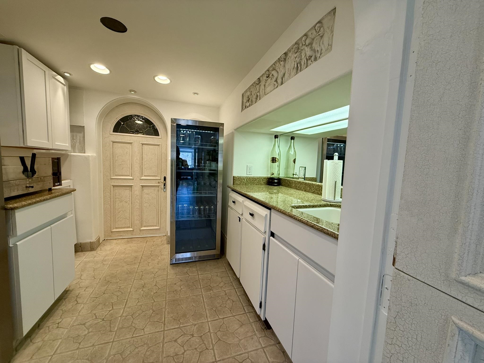 La Crosse, Wisconsin, 54601, United States, 4 Bedrooms Bedrooms, ,5 BathroomsBathrooms,Residential,For Sale,2049360