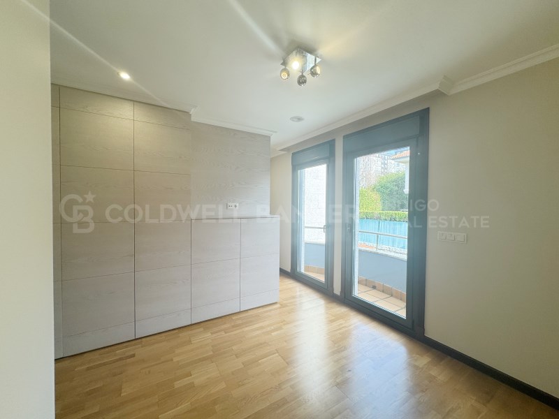 Pontevedra, Vigo, Castrelos - S?rdoma, S?rdoma Pon, Vigo, Galicia, ES, 4 Bedrooms Bedrooms, ,4 BathroomsBathrooms,Residential,For Sale,Pontevedra, Vigo, Castrelos - S?rdoma, S?rdoma Pon,1479301