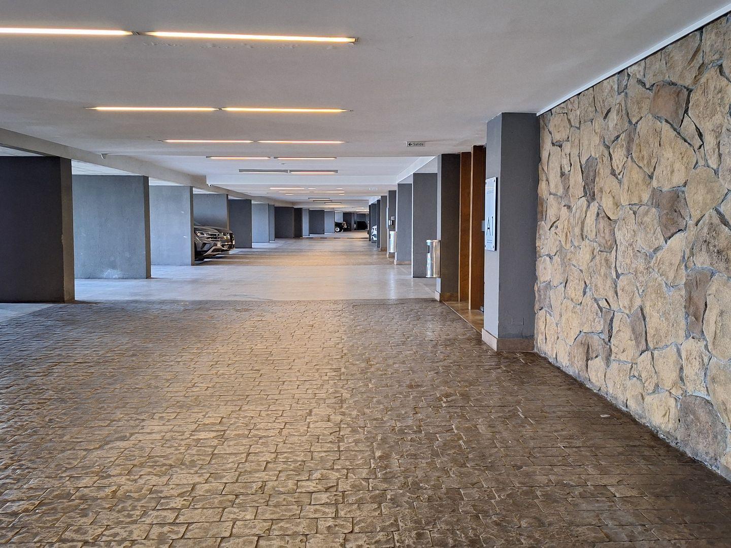 Vitacura, Chile, 4 Bedrooms Bedrooms, ,5 BathroomsBathrooms,Residential,For Sale,1837015