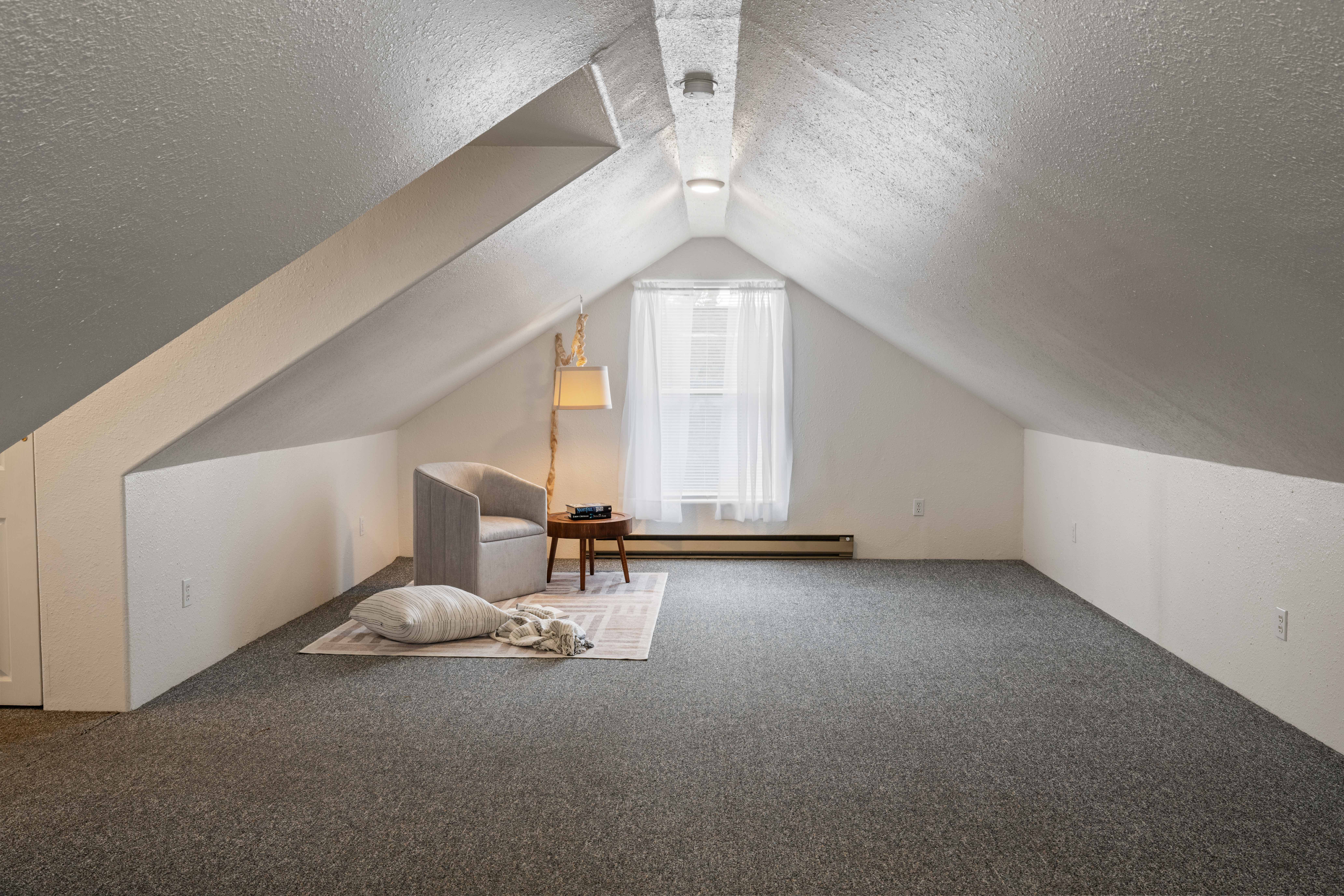  Turn Key Charm with Primary Suite and Loft - 物件實景