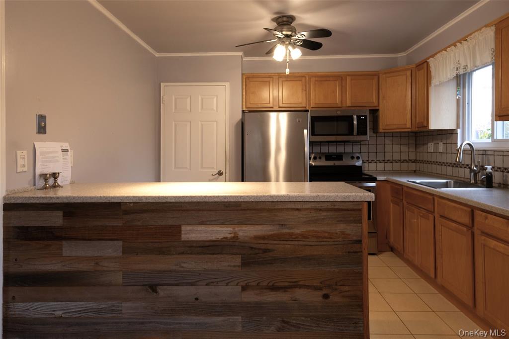 Mohegan Lake, New York, 10547, United States, 3 Bedrooms Bedrooms, ,1 BathroomBathrooms,Residential,For Sale,1992350