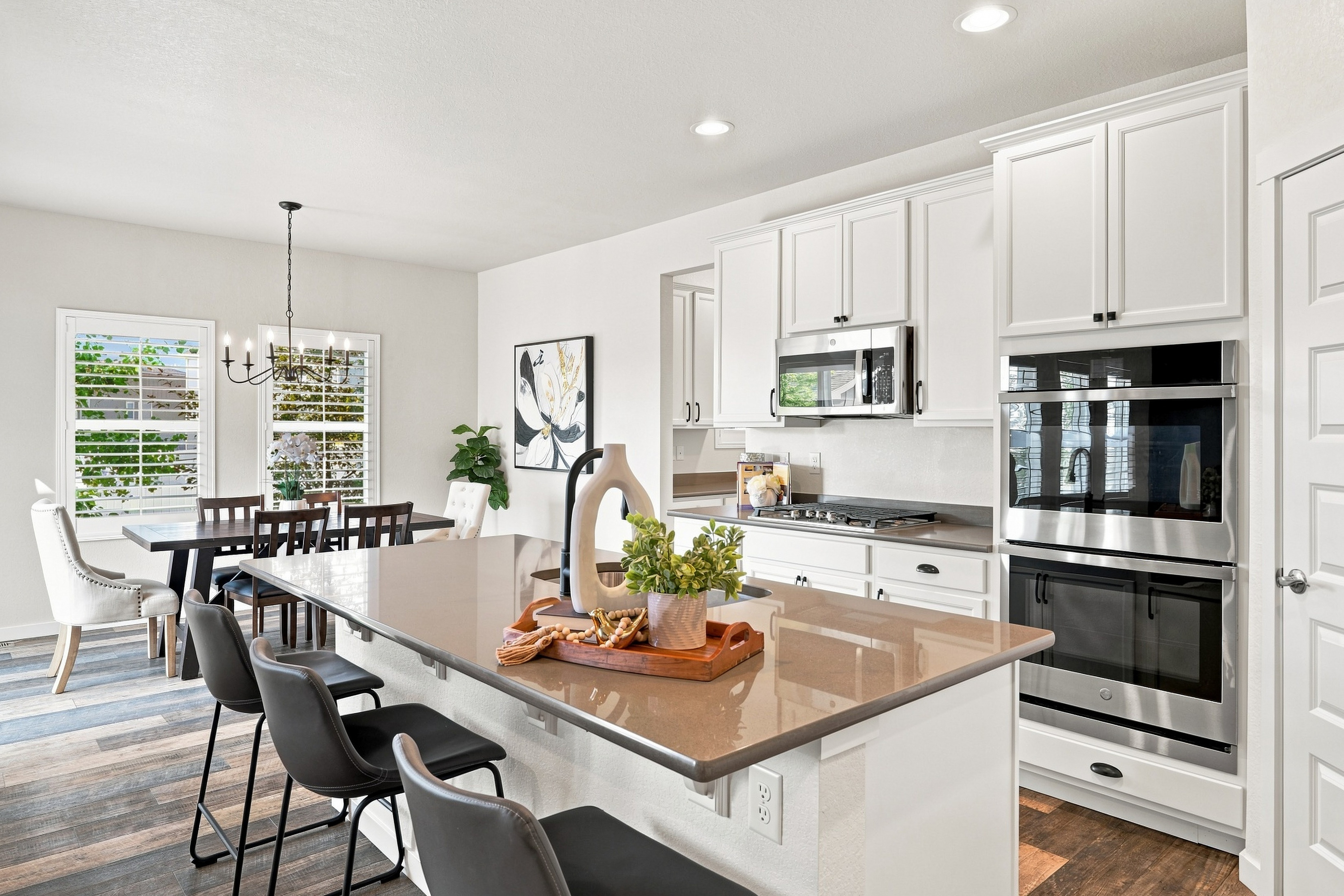  Modern Comfort Meets Everyday Function at 1123 Ibex Drive - 物件實景