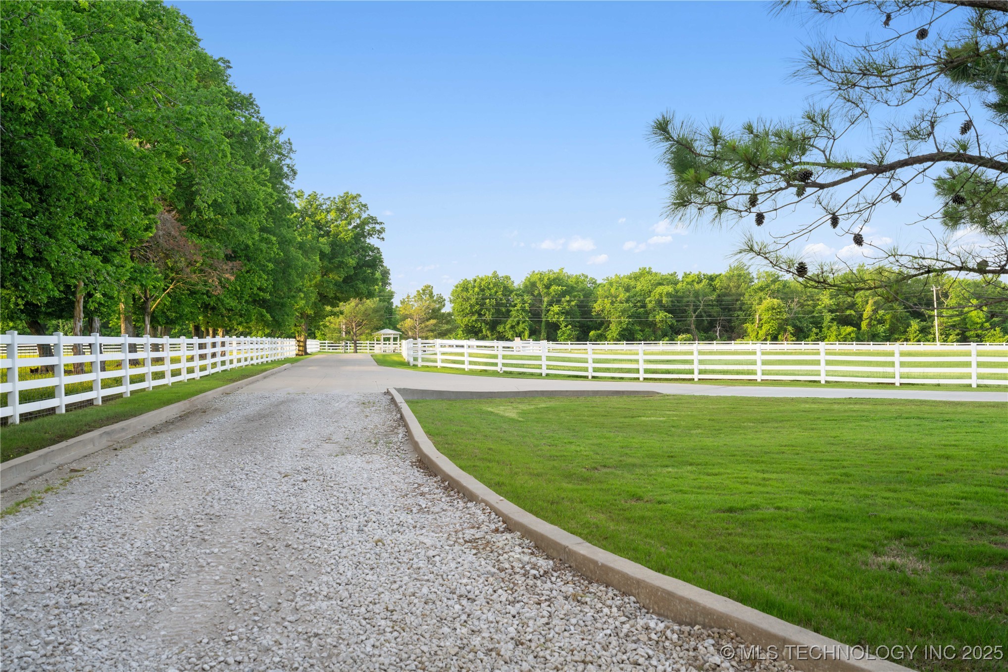 Bixby, Oklahoma, 74008, United States, 4 Bedrooms Bedrooms, ,5 BathroomsBathrooms,Residential,For Sale,1837310