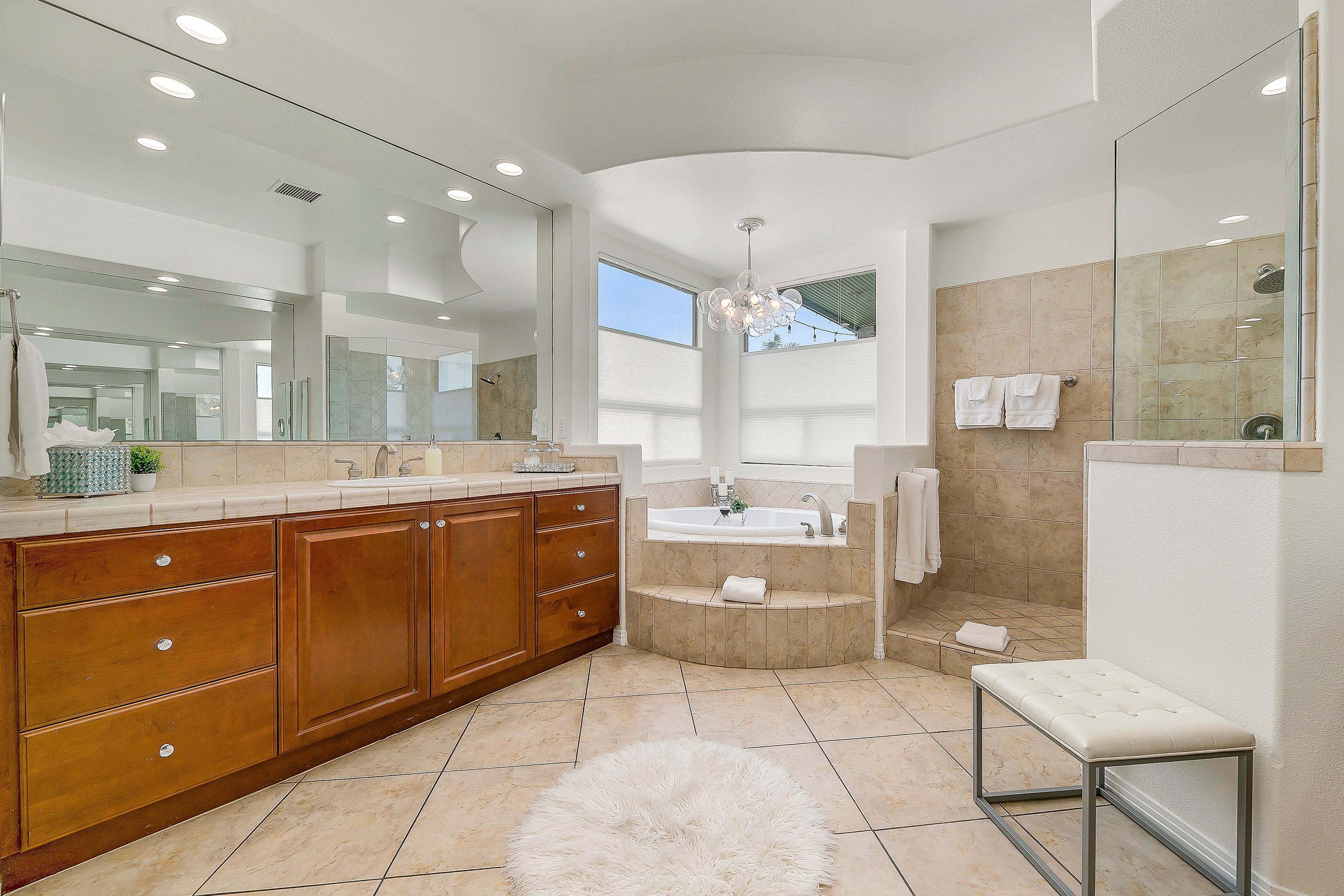  where  luxury meets leverage: own the ultimate income producing retreat - 物件實景