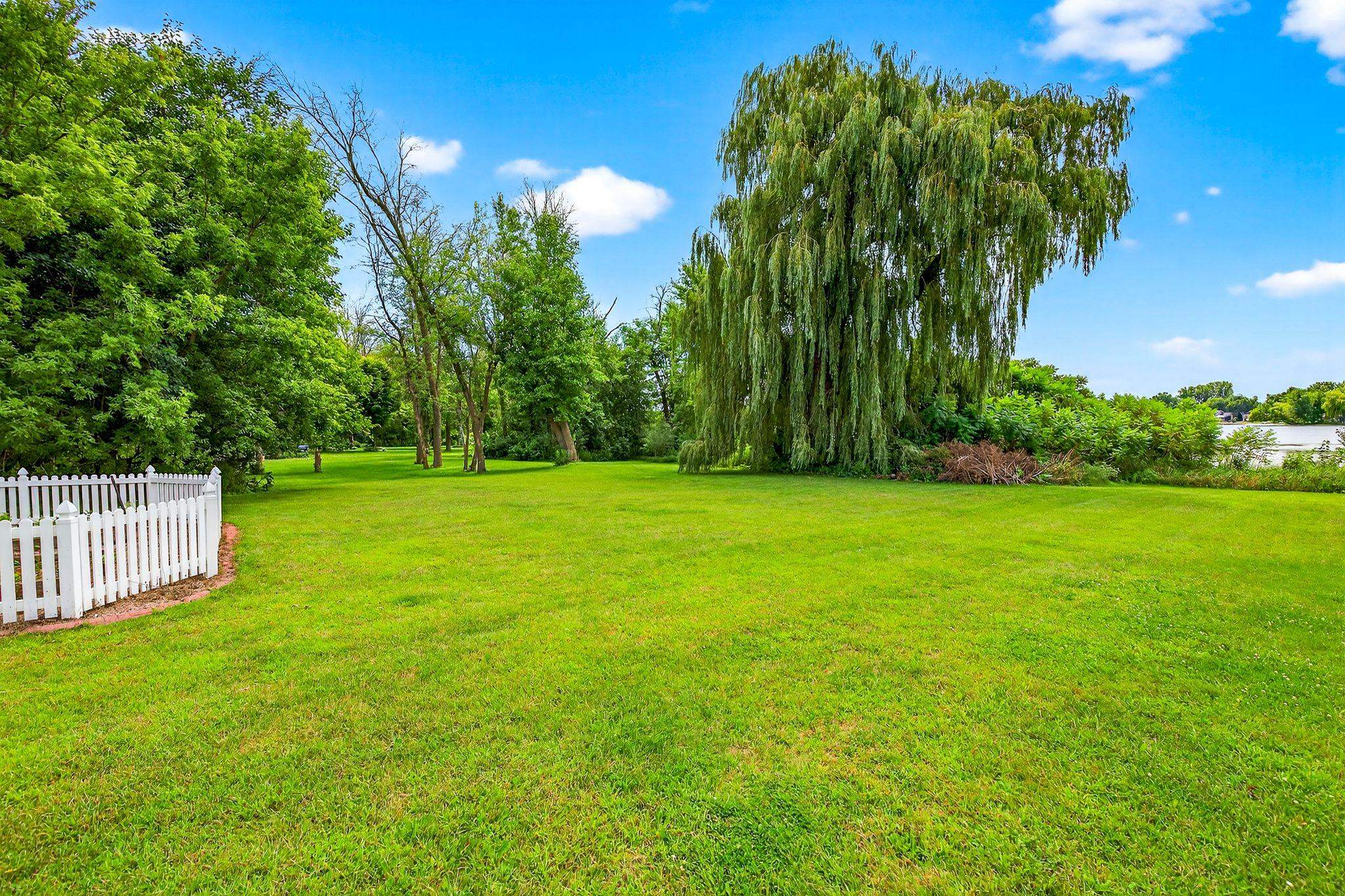 Hortonville, Wisconsin, 54944-9435, United States, 5 Bedrooms Bedrooms, ,4 BathroomsBathrooms,Residential,For Sale,1977478