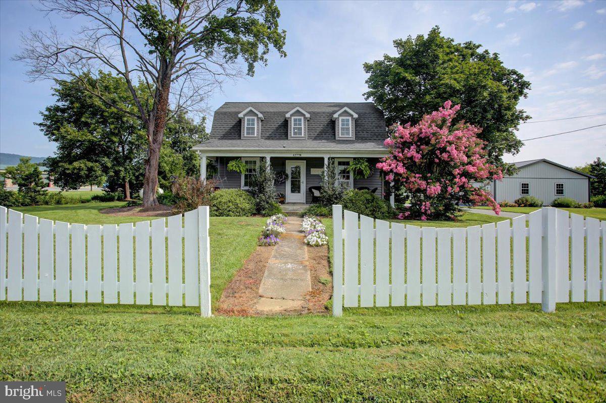 Orrstown, Pennsylvania, 17244, United States, 4 Bedrooms Bedrooms, ,2 BathroomsBathrooms,Residential,For Sale,1906124