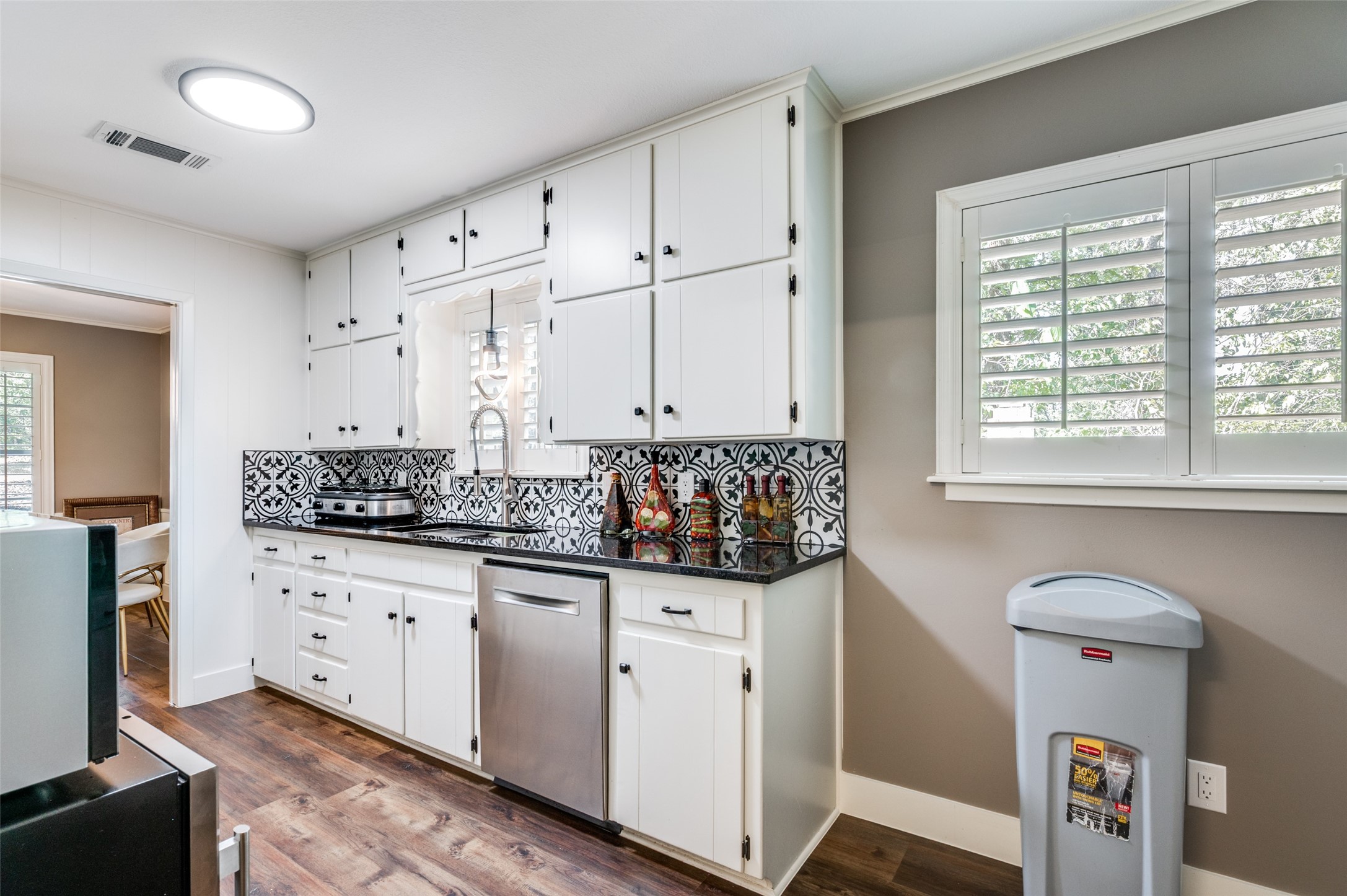 Arlington, Texas, 76017, United States, 3 Bedrooms Bedrooms, ,4 BathroomsBathrooms,Residential,For Sale,1934501