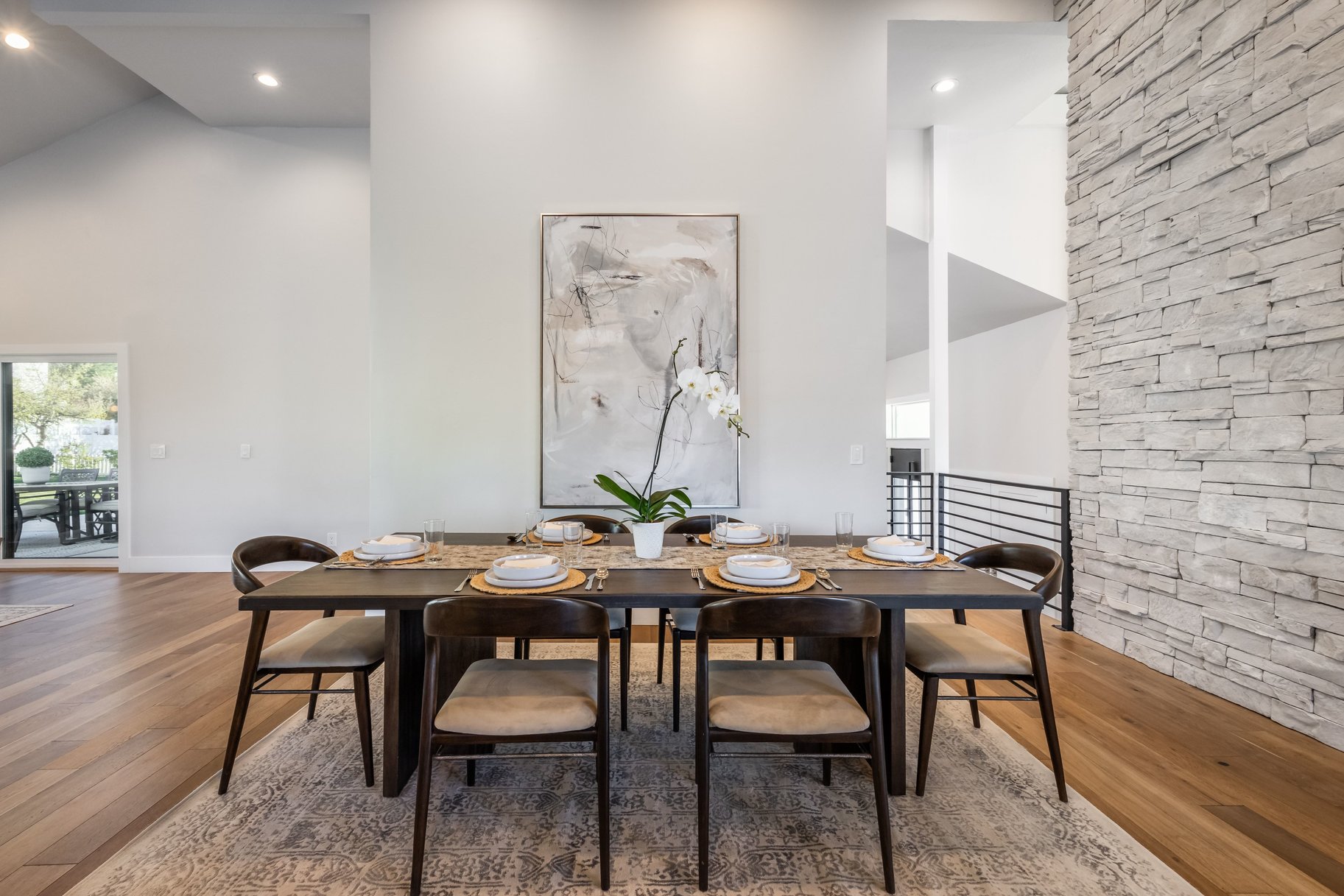  Stunning East Capitol Renovation - 物件實景