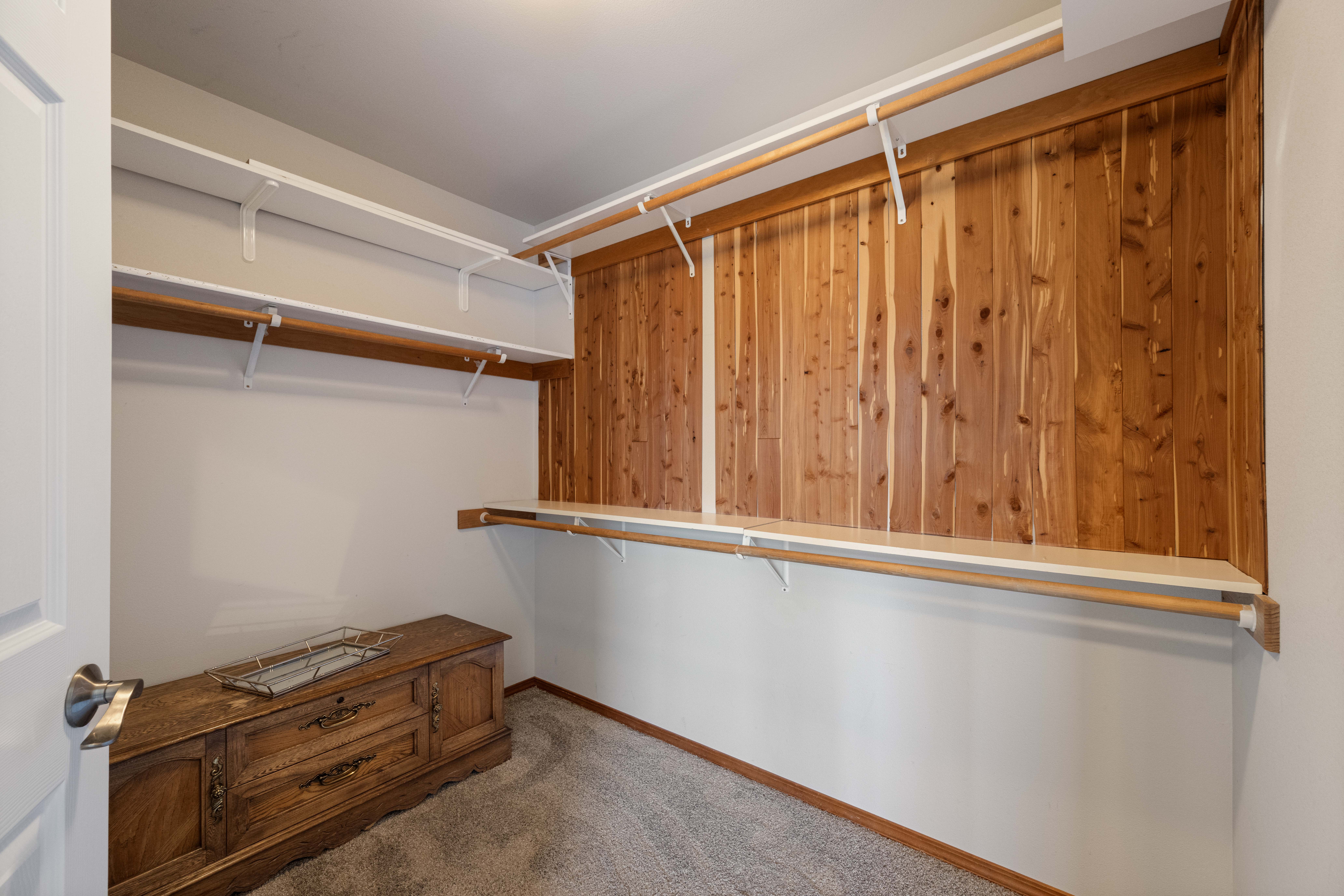  4+ Bedrooms with 3 car garage in Creekstone - 物件實景