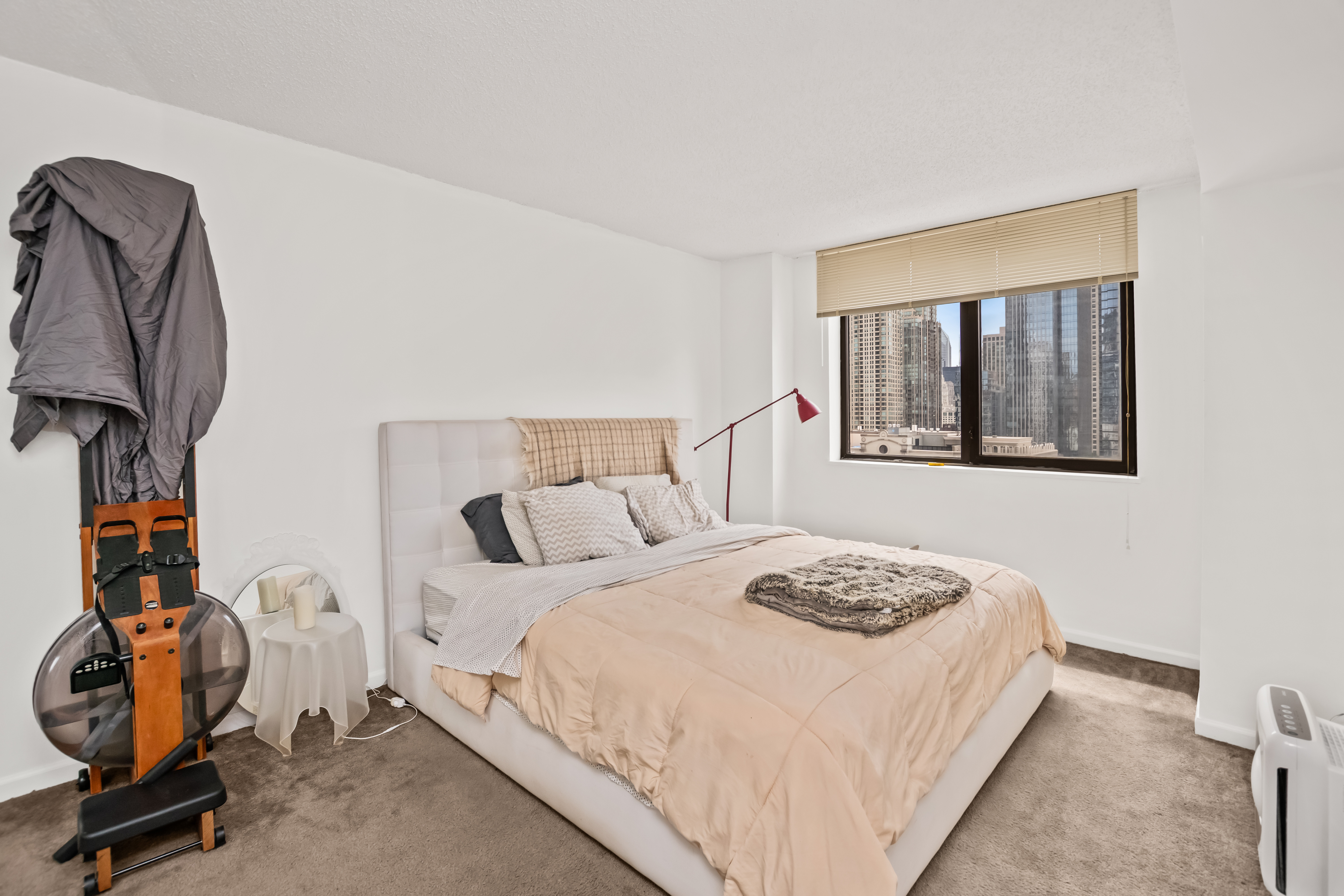  Experience Elevated City Living in this Spacious Southwest Corner Condo - 物件實景