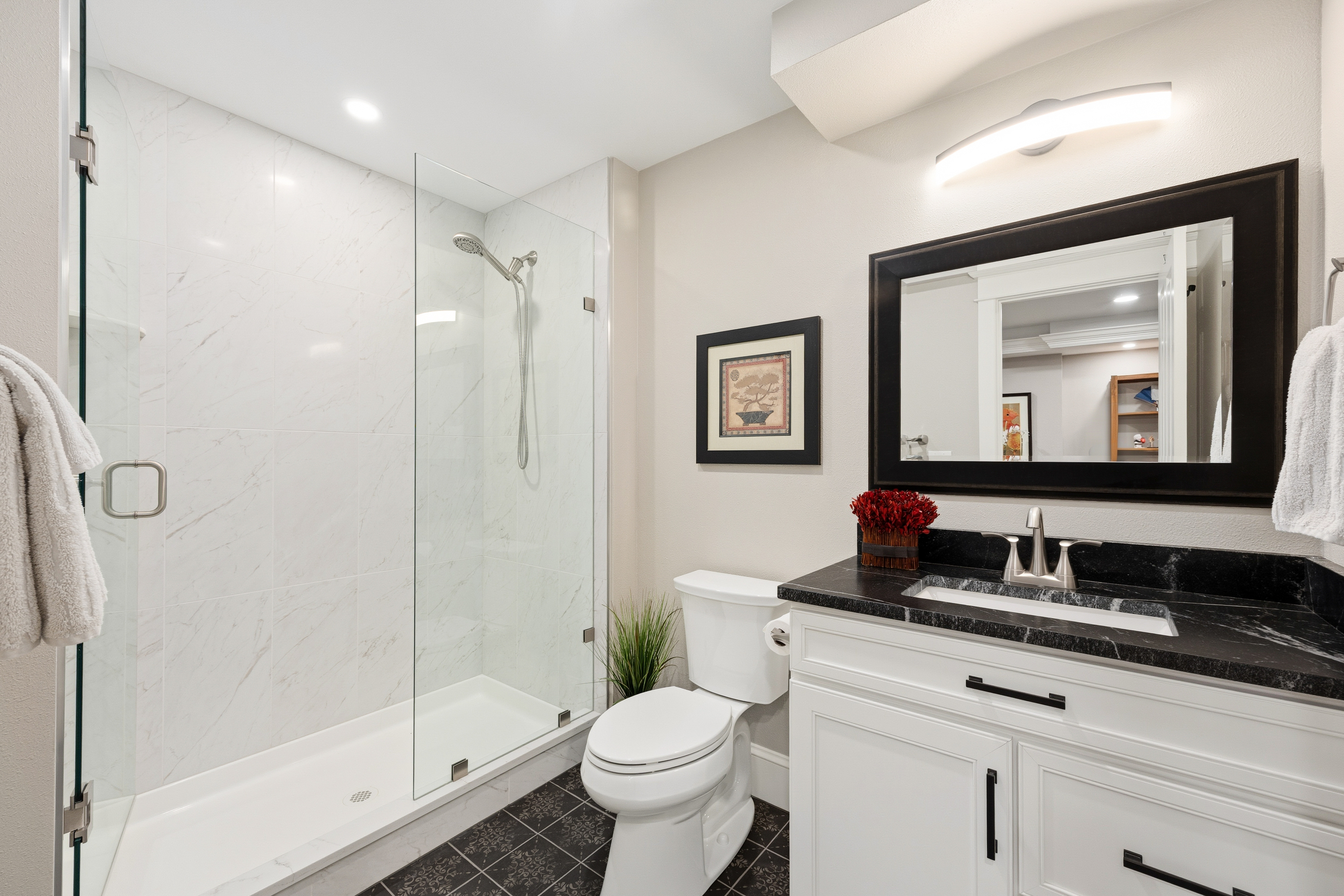  Exceptional Quality, Thoughtful Upgrades, and a Private Oasis - 物件實景