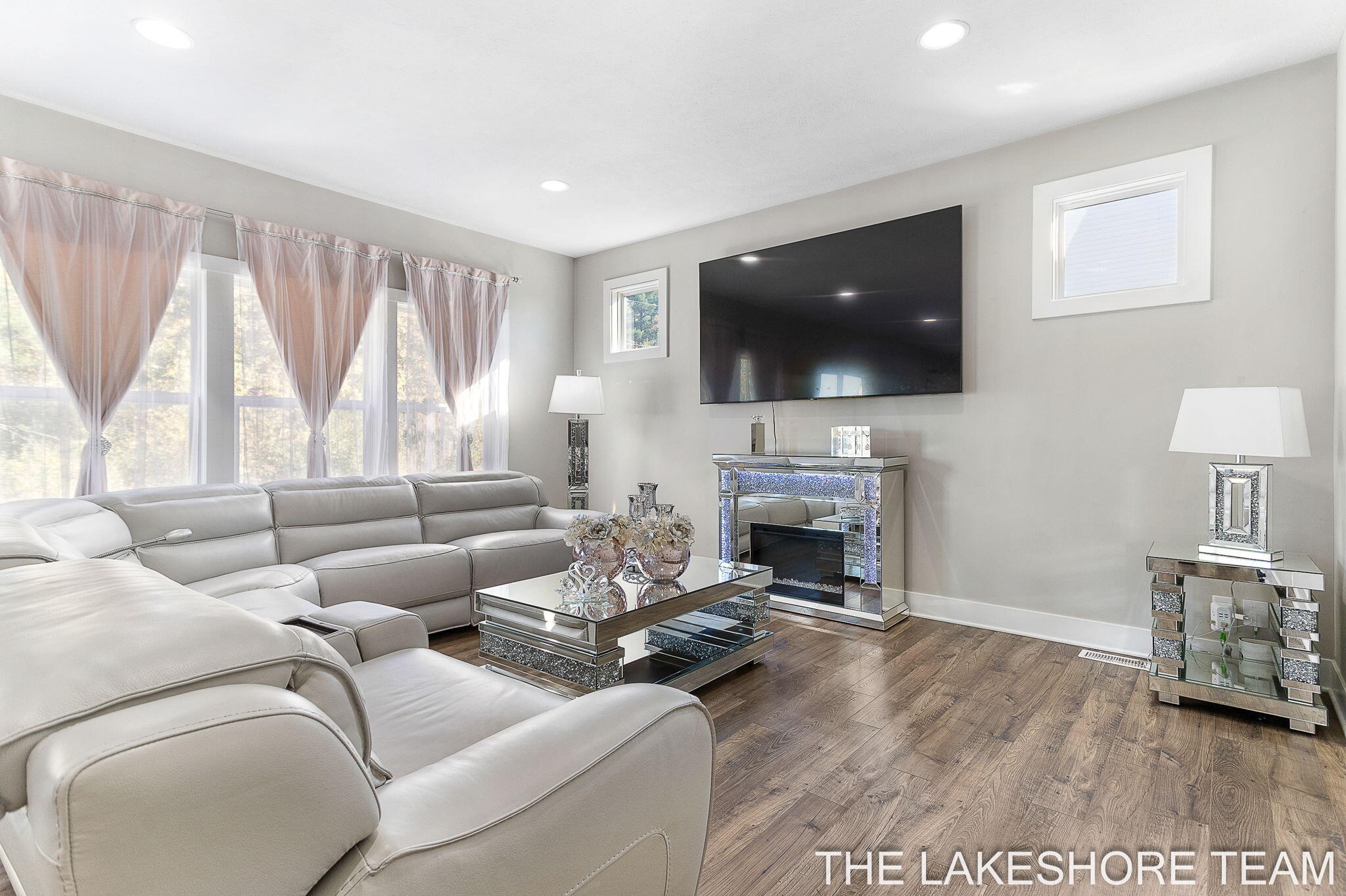 Holland, Michigan, 49424, United States, 5 Bedrooms Bedrooms, ,4 BathroomsBathrooms,Residential,For Sale,1973082