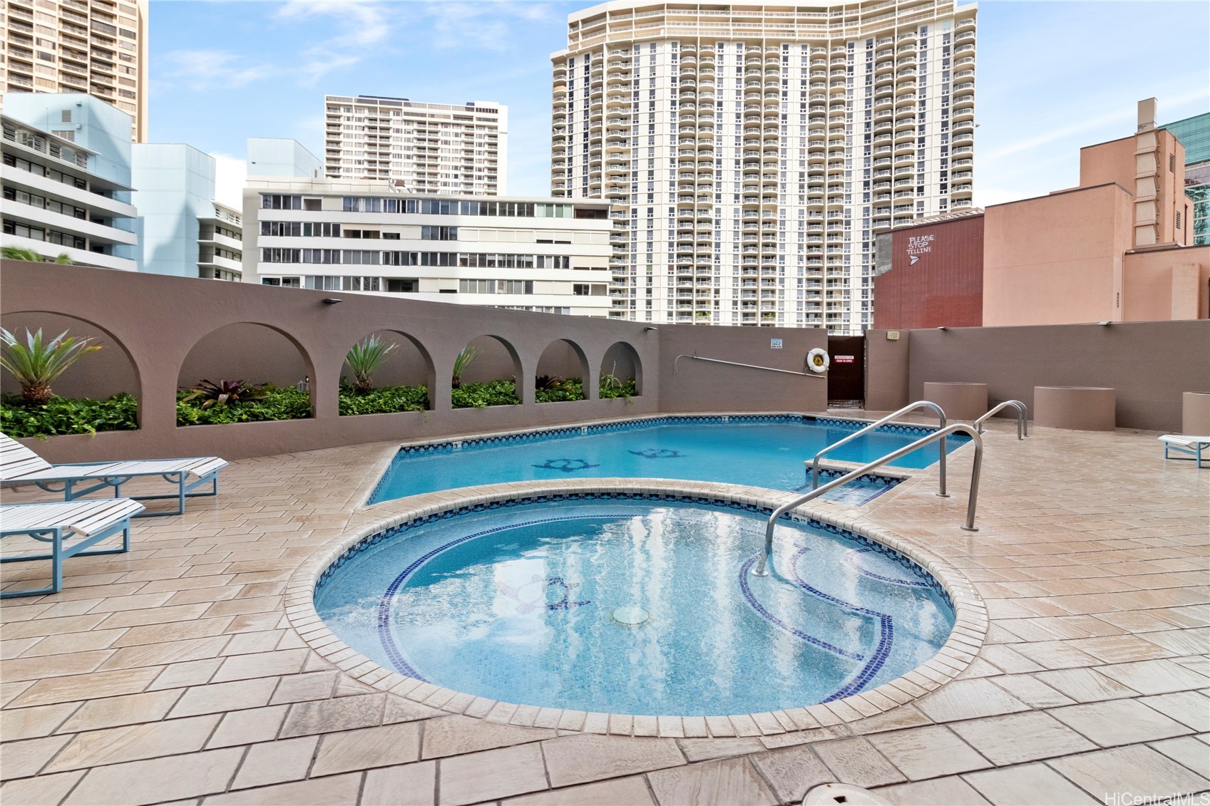 Honolulu, Hawaii, 96815, United States, 1 Bedroom Bedrooms, ,1 BathroomBathrooms,Residential,For Sale,1993153