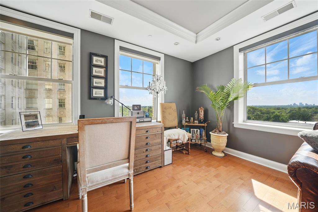 St Louis, Missouri, 63108, United States, 1 Bedroom Bedrooms, ,1 BathroomBathrooms,Residential,For Sale,1826533