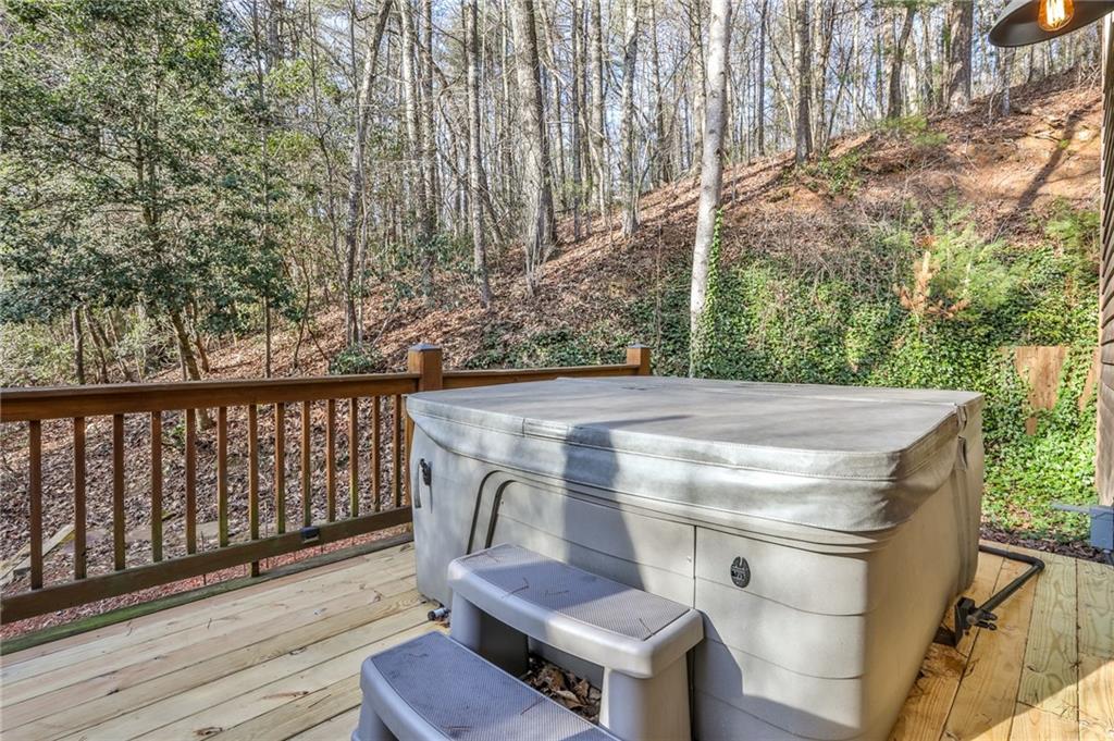 Ellijay, Georgia, 30540, United States, 3 Bedrooms Bedrooms, ,3 BathroomsBathrooms,Residential,For Sale,1923913