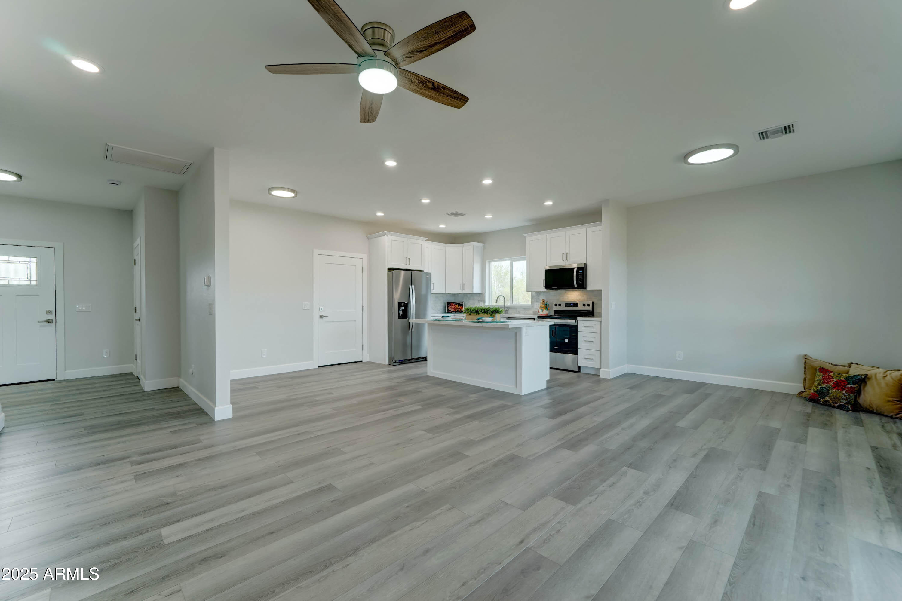 Apache Junction, Arizona, 85119, United States, 3 Bedrooms Bedrooms, ,Residential,For Sale,1917625