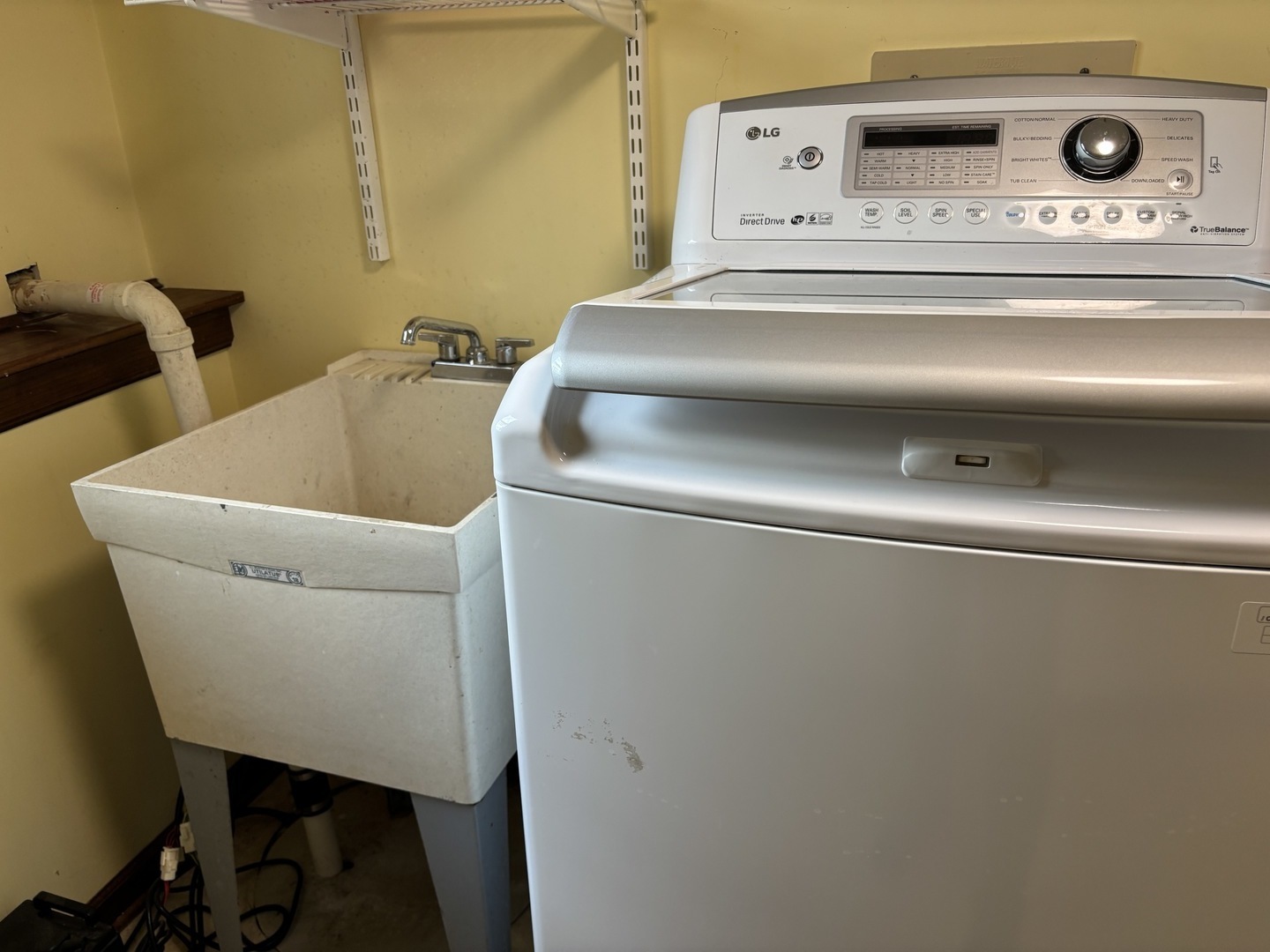 Hoffman Estates, Illinois, 60010, United States, 5 Bedrooms Bedrooms, ,3 BathroomsBathrooms,Residential,For Sale,1989423