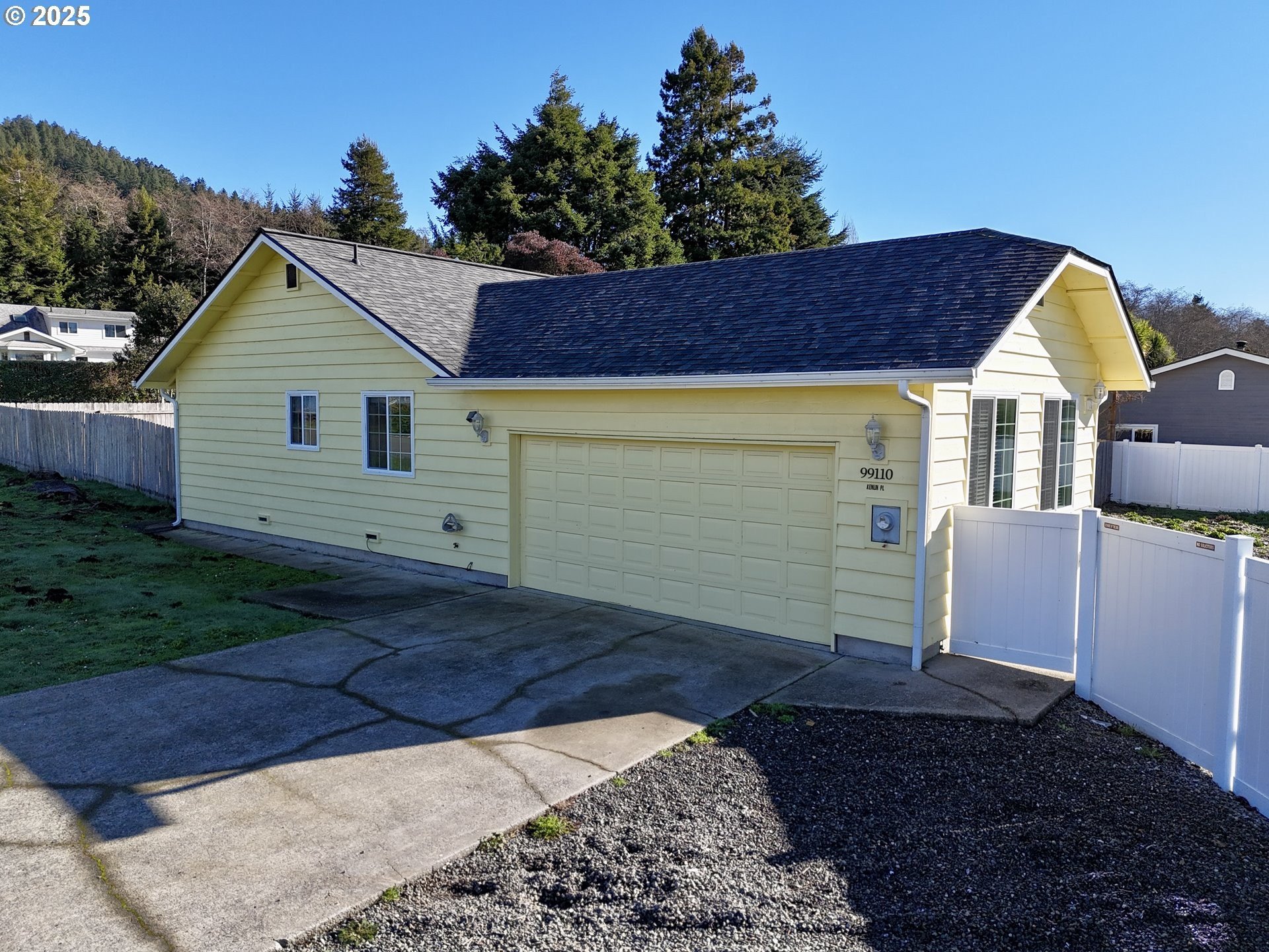 Brookings, Oregon, 97415, United States, 3 Bedrooms Bedrooms, ,2 BathroomsBathrooms,Residential,For Sale,1935920