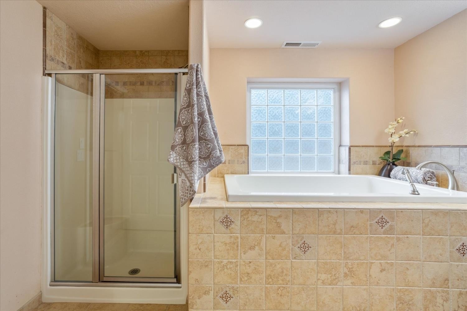 Arnold, California, 95223, United States, 3 Bedrooms Bedrooms, ,4 BathroomsBathrooms,Residential,For Sale,1924050