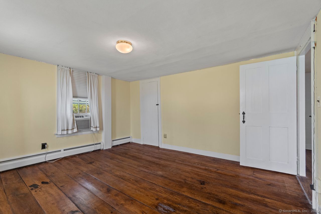 Woodbury, Connecticut, 06798, United States, 4 Bedrooms Bedrooms, ,3 BathroomsBathrooms,Residential,For Sale,1890023