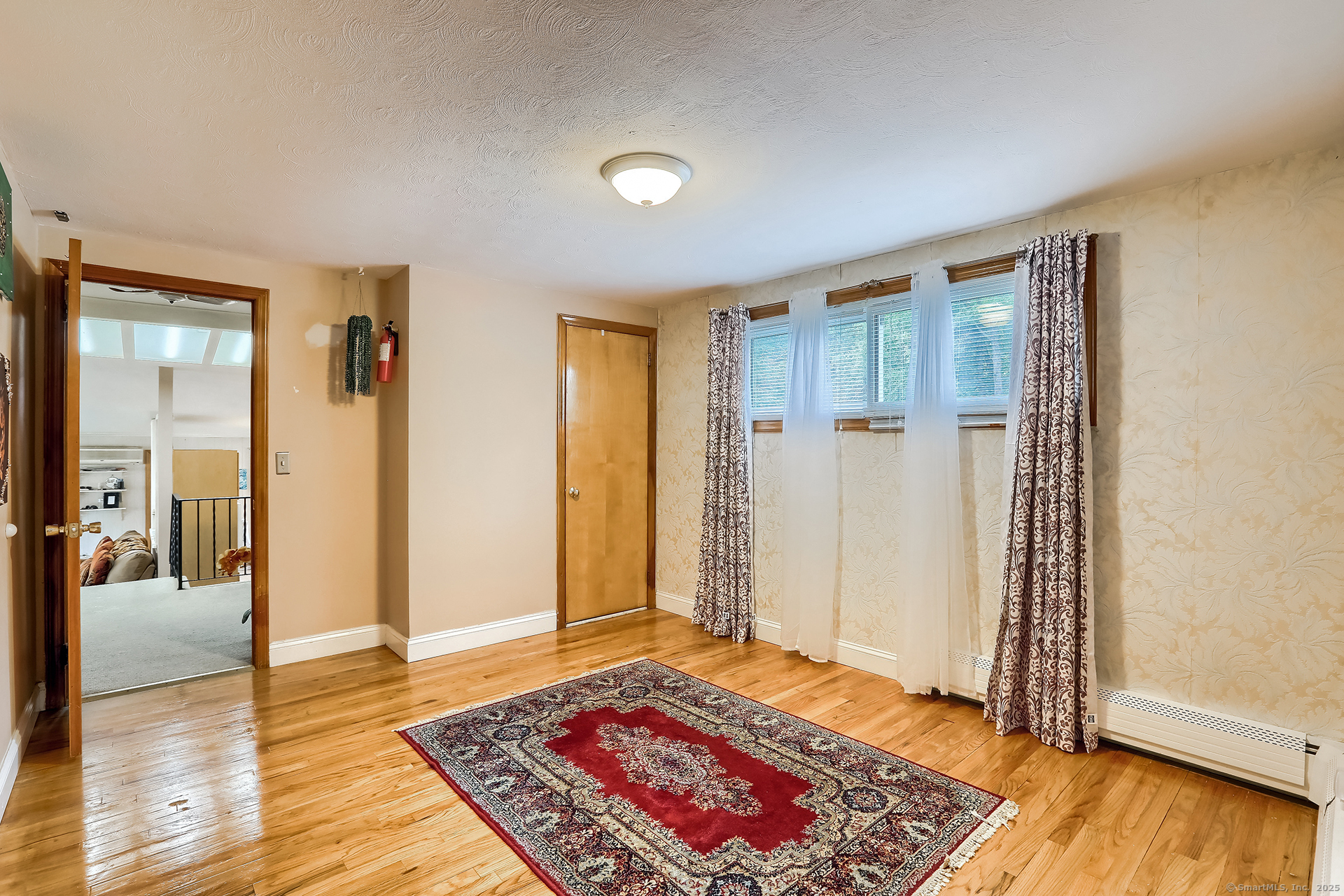Brookfield, Connecticut, 06804, United States, 4 Bedrooms Bedrooms, ,2 BathroomsBathrooms,Residential,For Sale,1730338