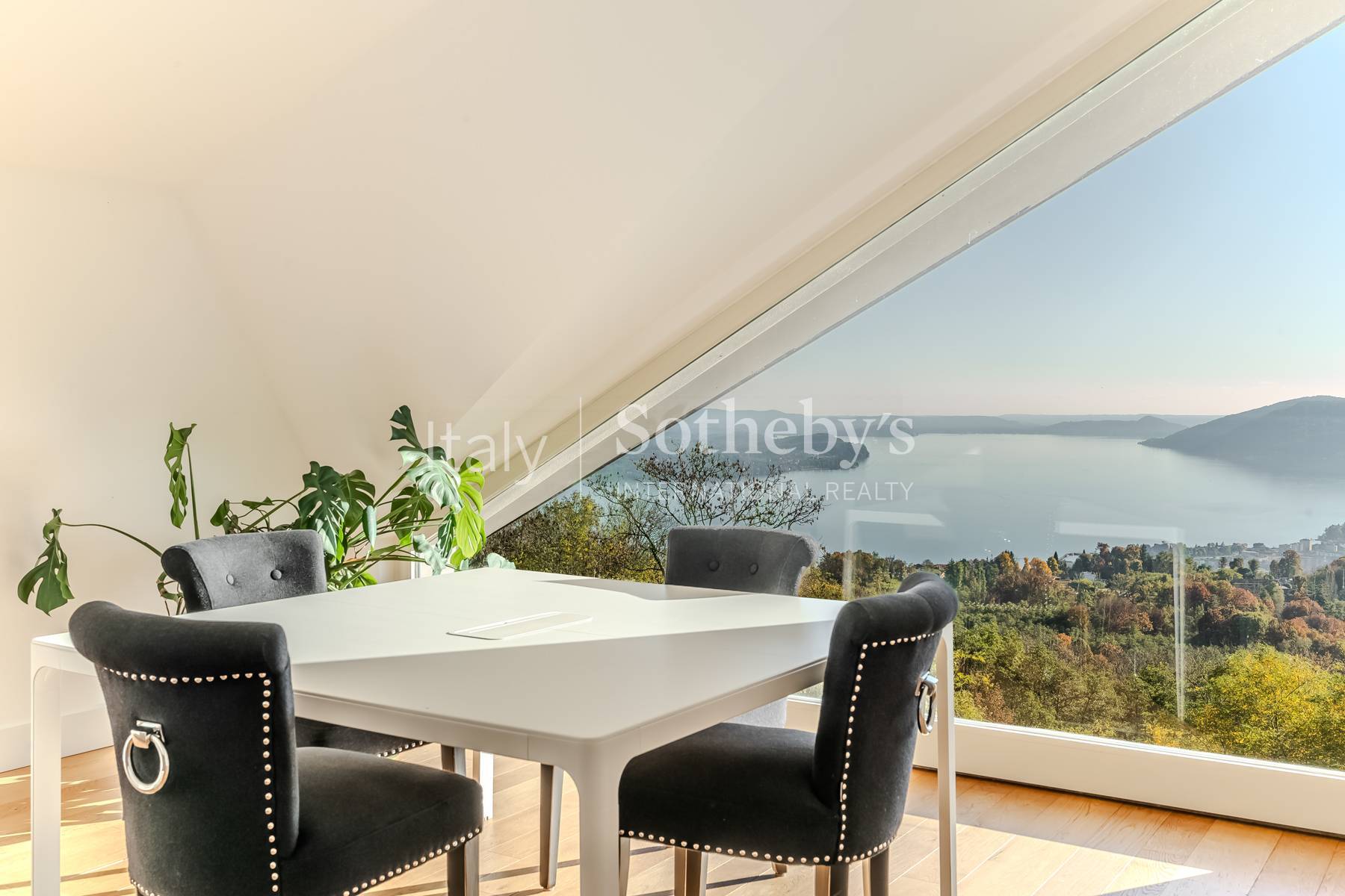  Exclusive modern villa with panoramic lake views and spa - 物件實景