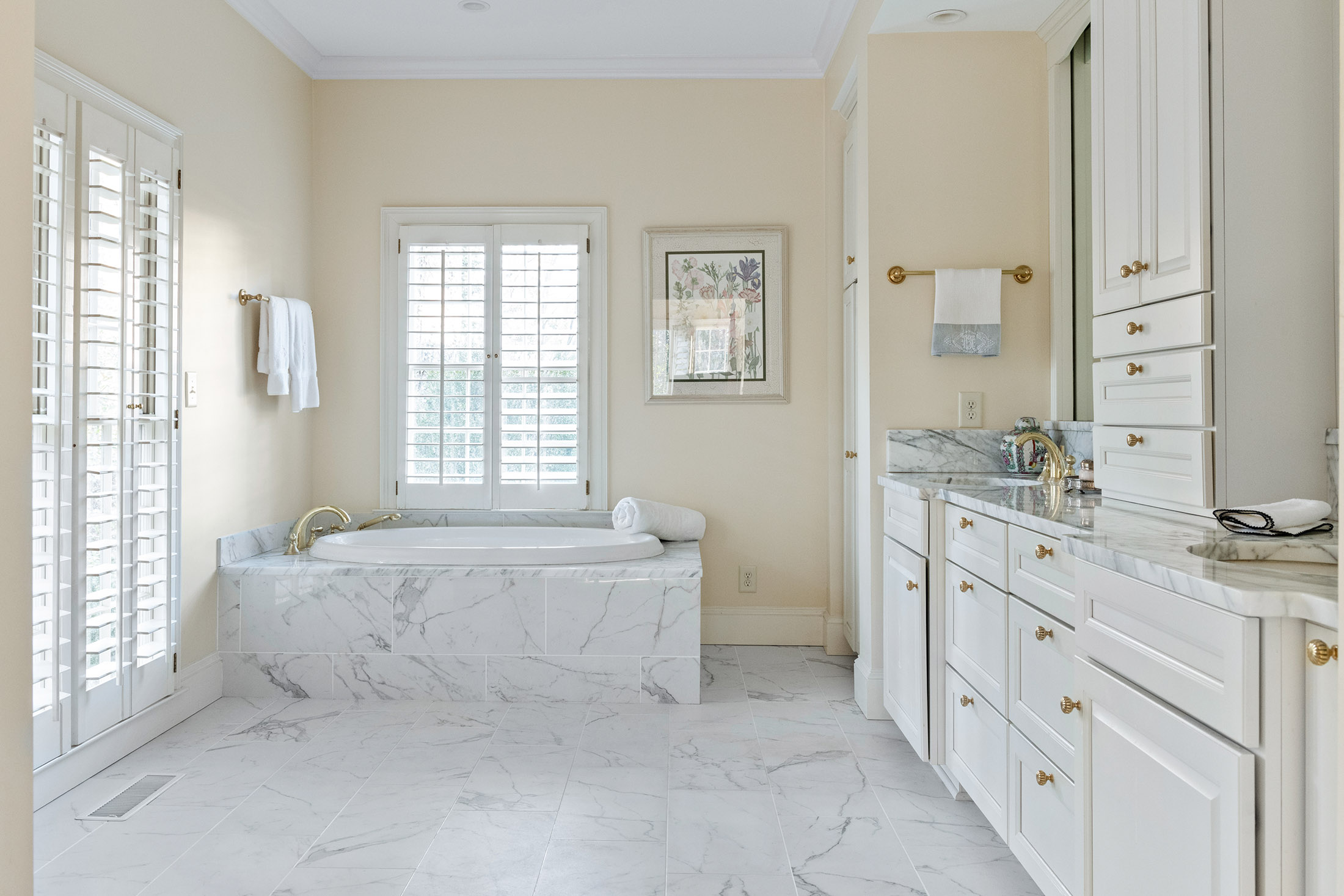  Elegant Traditional Home in Buckhead