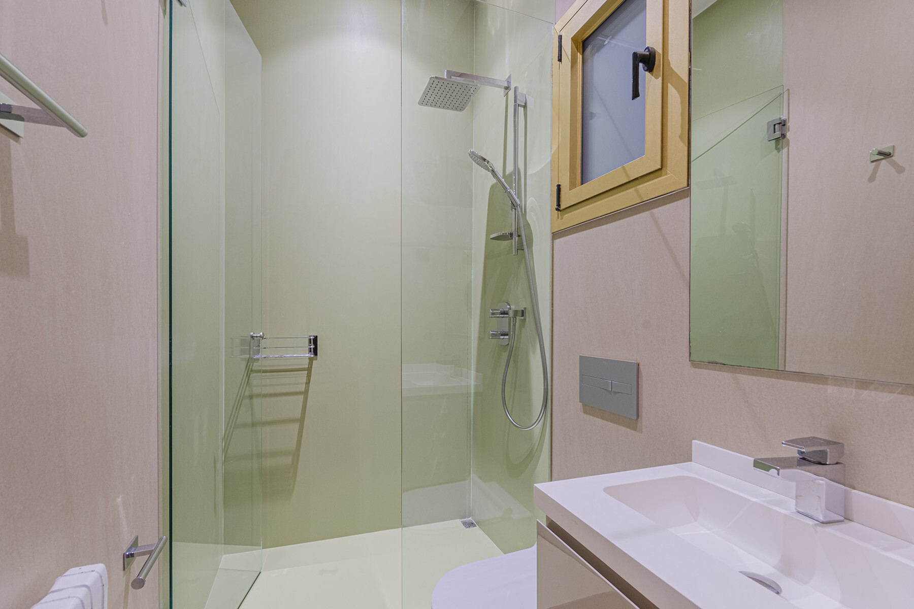  Renovated luxury house with terrace for sale in Eixample, Barcelona - 物件實景