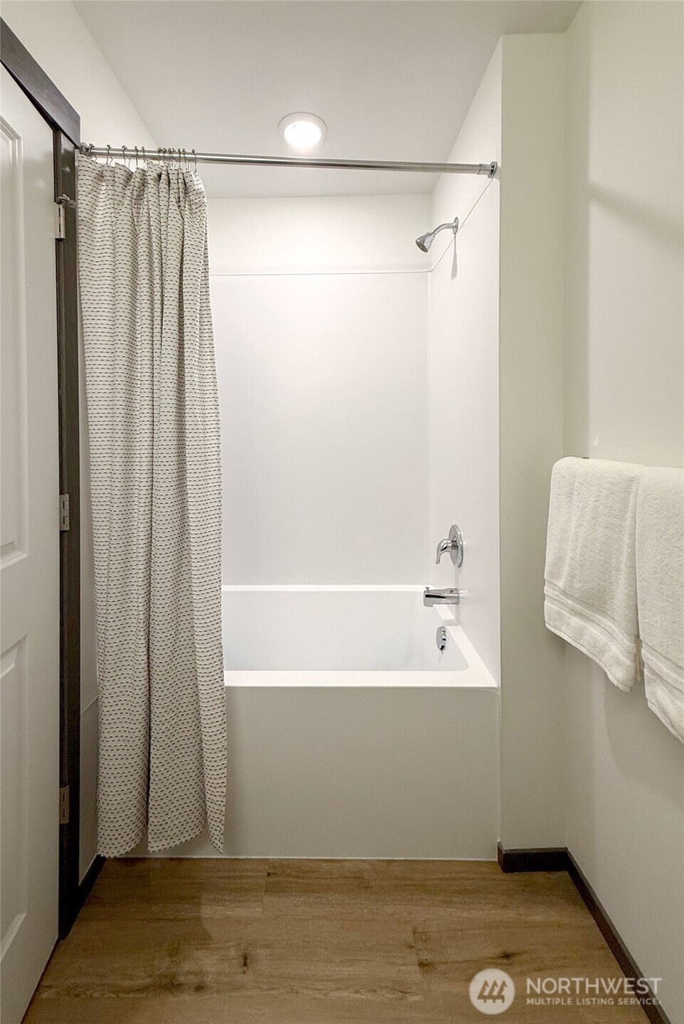 Bainbridge Island, Washington, 98110, United States, 2 Bedrooms Bedrooms, ,2 BathroomsBathrooms,Residential,For Sale,1828148