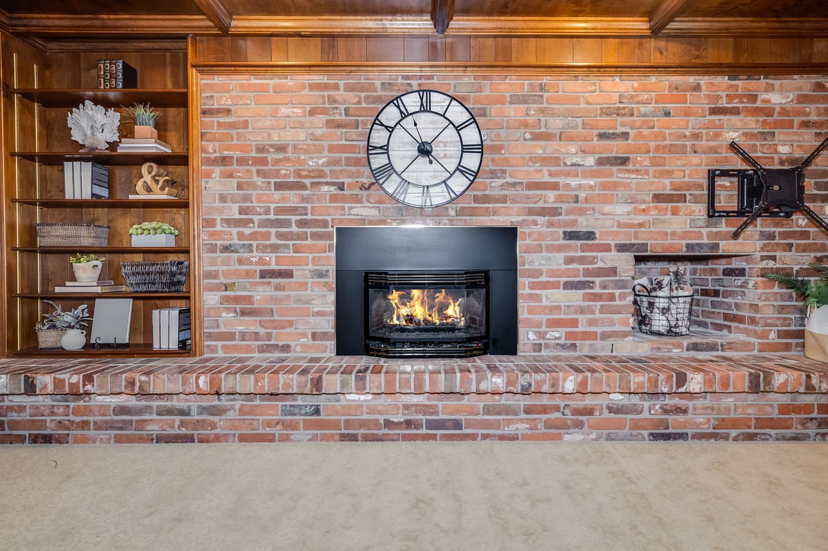 Cheyenne, Wyoming, 82009, United States, 5 Bedrooms Bedrooms, ,3 BathroomsBathrooms,Residential,For Sale,1981305