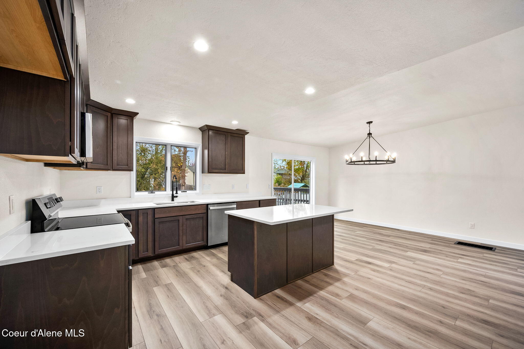 Post Falls, Idaho, 83854, United States, 4 Bedrooms Bedrooms, ,Residential,For Sale,1983288