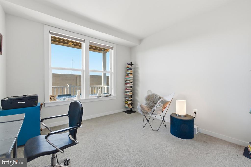 Rockville, Maryland, 20855, United States, 2 Bedrooms Bedrooms, ,3 BathroomsBathrooms,Residential,For Sale,2010770