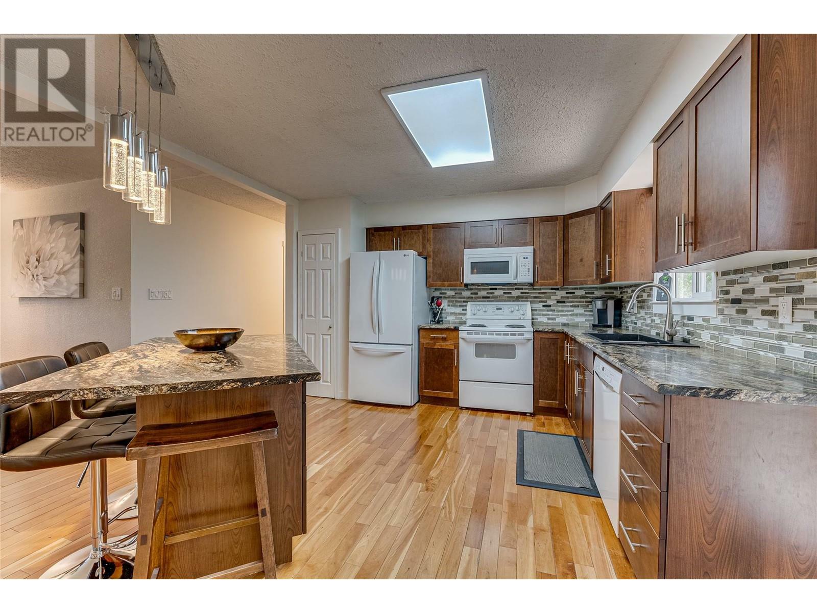 VERNON, British Columbia, V1T 7S4, CA, 4 Bedrooms Bedrooms, ,2 BathroomsBathrooms,Residential,For Sale,1837280