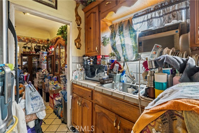 Los Angeles, California, 90022, United States, 5 Bedrooms Bedrooms, ,Residential,For Sale,1979575