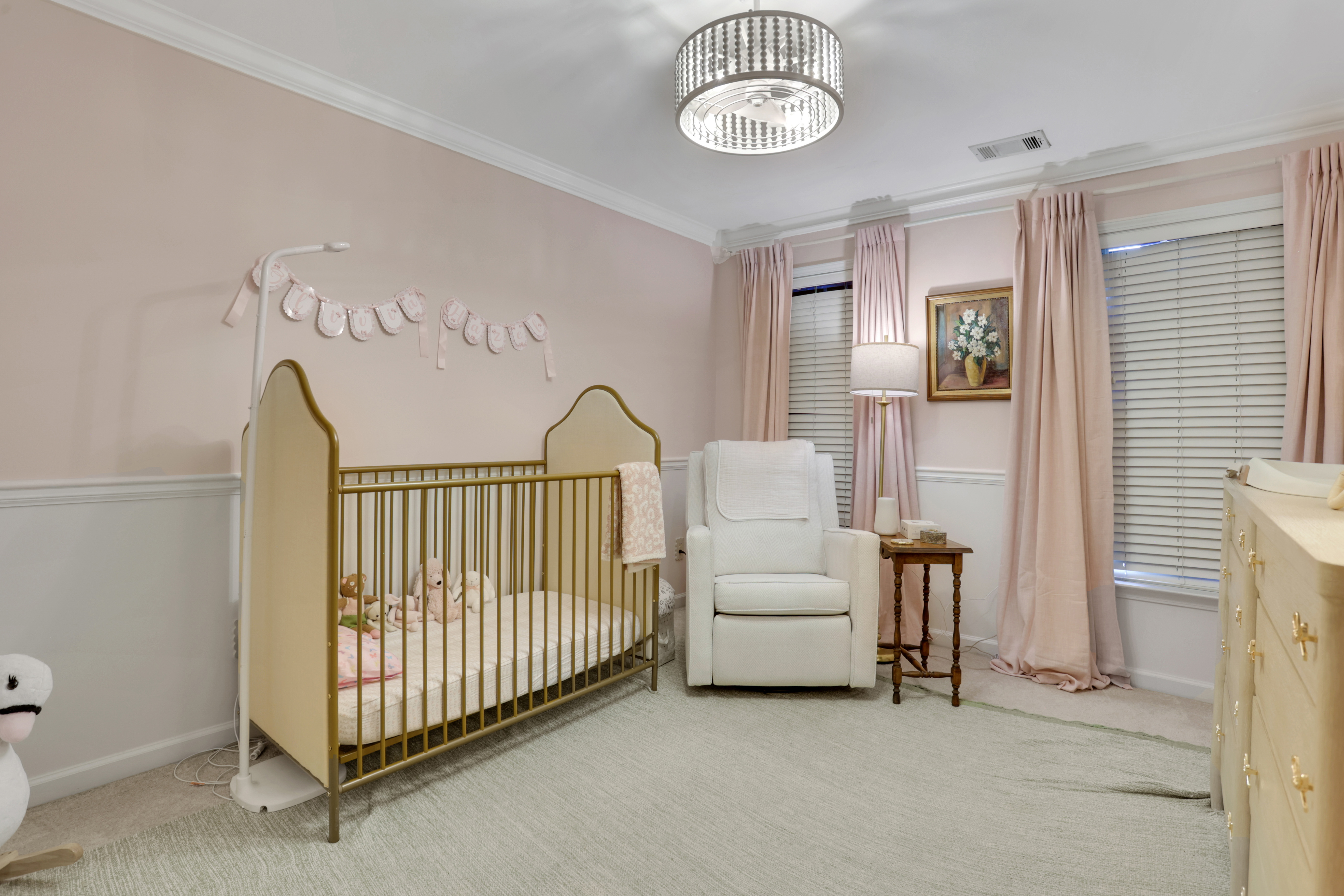  Charming Townhome in Desirable Area - 物件實景