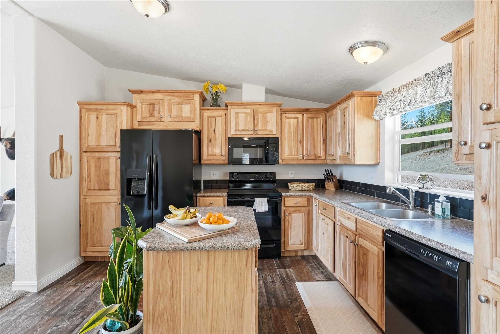 Superior, Montana, 59872, United States, 3 Bedrooms Bedrooms, ,2 BathroomsBathrooms,Residential,For Sale,2035399