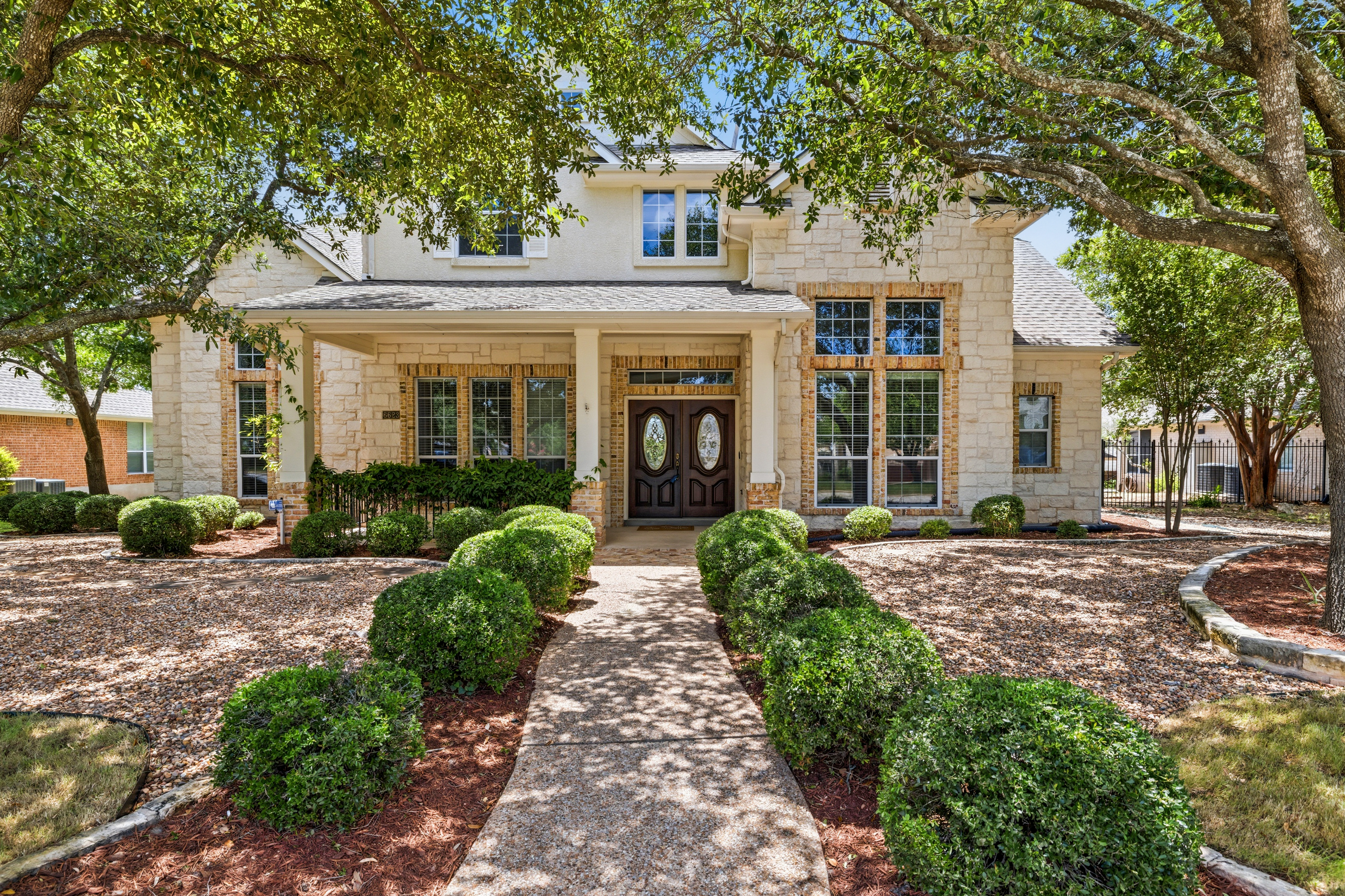  Elegant Luxury Backing to Pristine Greenbelt with Hill Country Views - 物件實景
