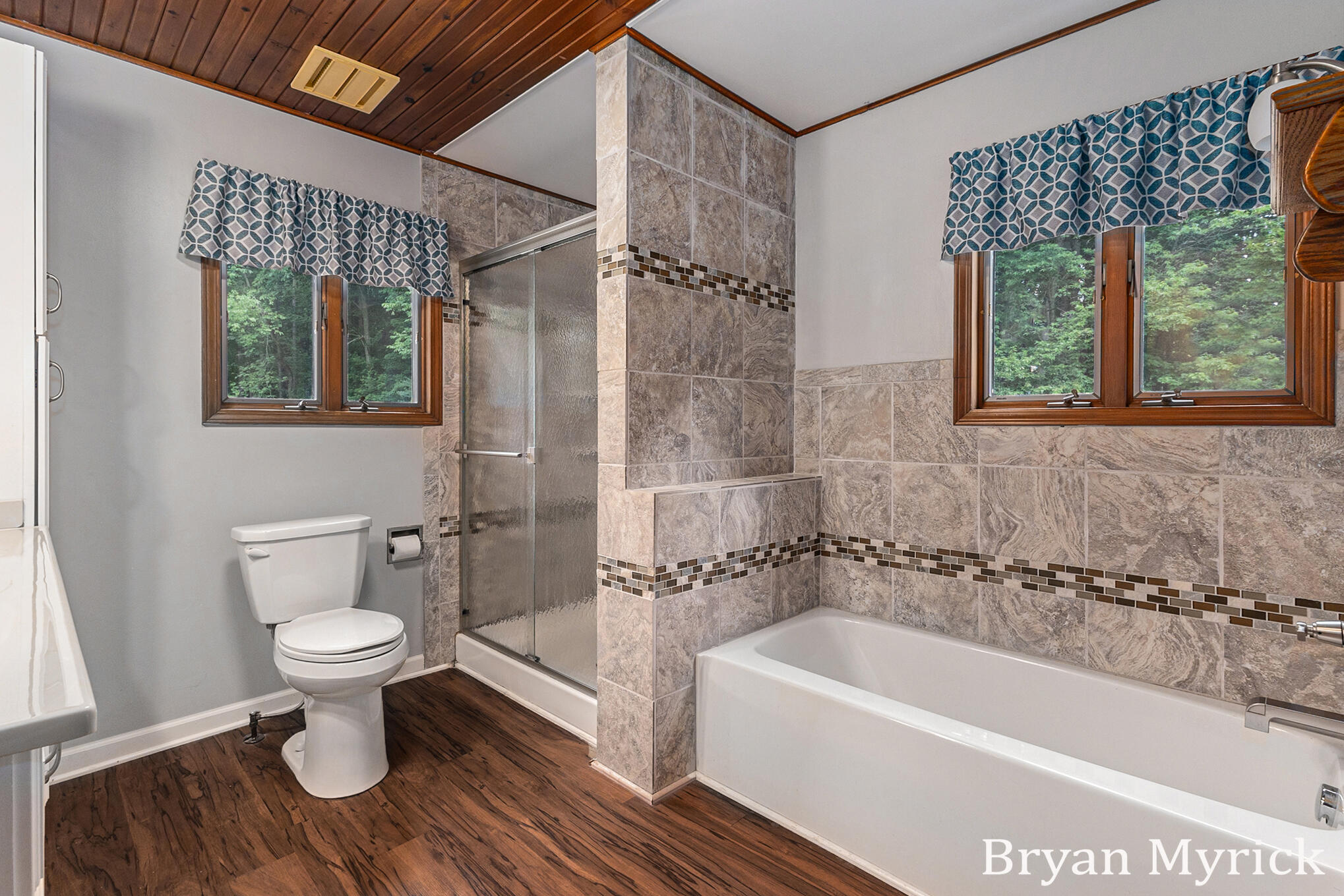 Holland, Michigan, 49423, United States, 3 Bedrooms Bedrooms, ,3 BathroomsBathrooms,Residential,For Sale,1892685