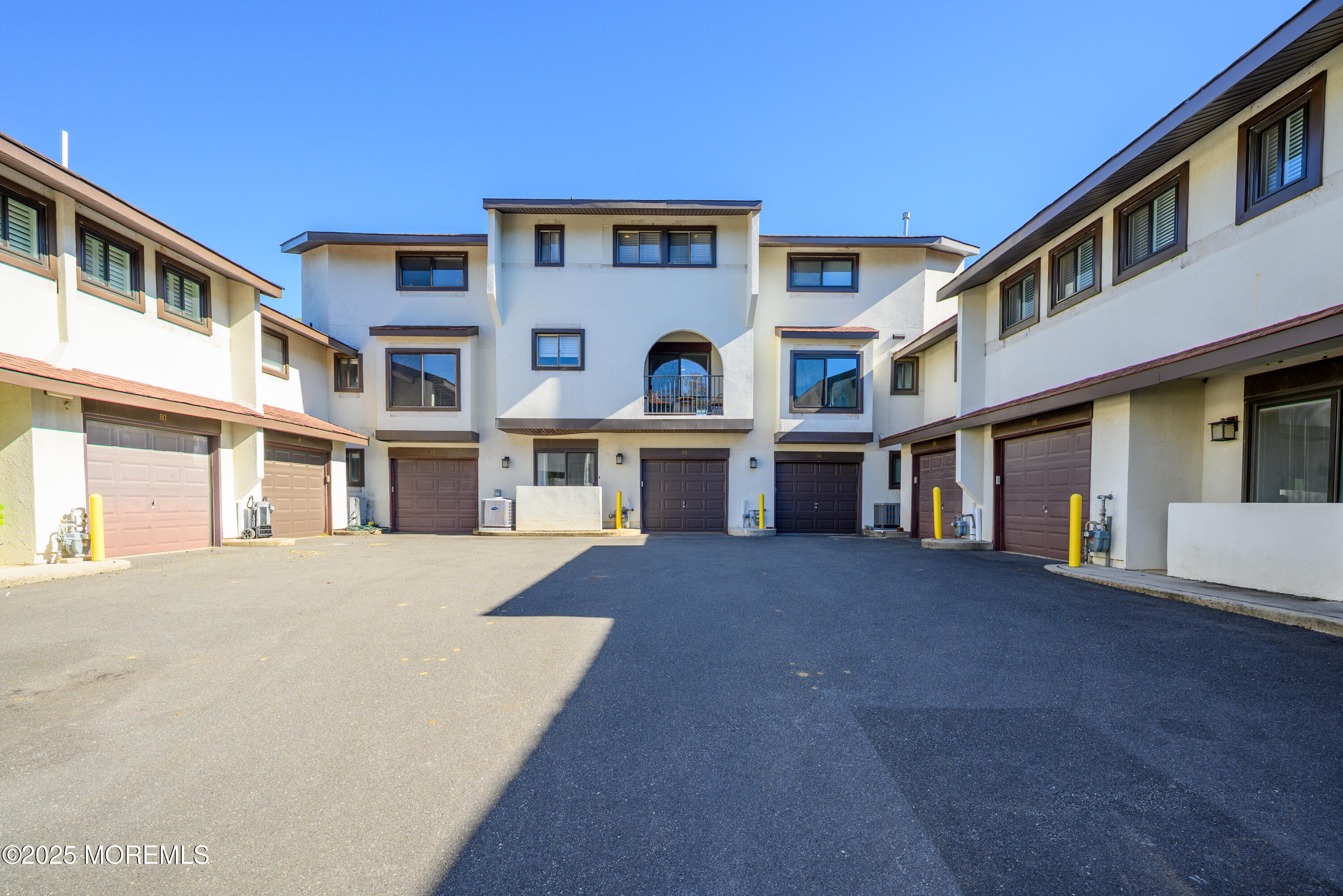 Red Bank, New Jersey, 07701, United States, 2 Bedrooms Bedrooms, ,3 BathroomsBathrooms,Residential,For Sale,1970602