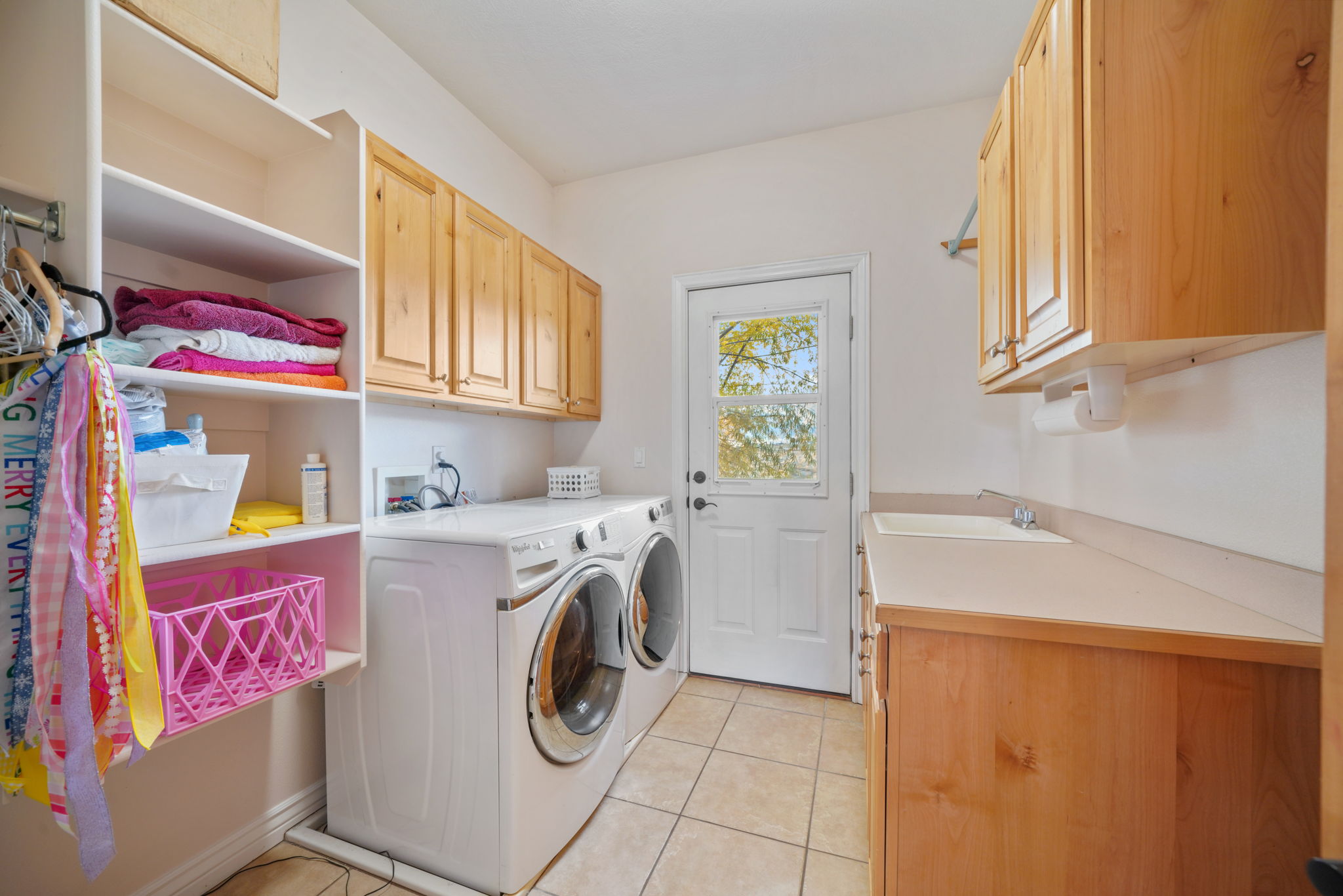 Eagle Mountain, Utah, 84005, United States, 6 Bedrooms Bedrooms, ,5 BathroomsBathrooms,Residential,For Sale,1990791