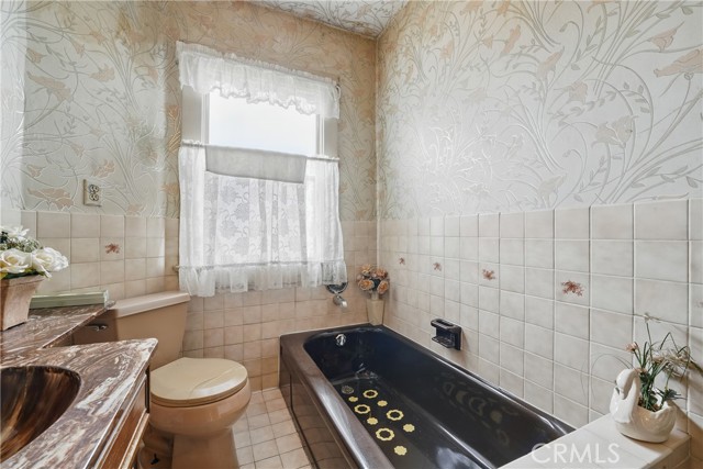 Panorama City, California, 91402, United States, 4 Bedrooms Bedrooms, ,2 BathroomsBathrooms,Residential,For Sale,1982743