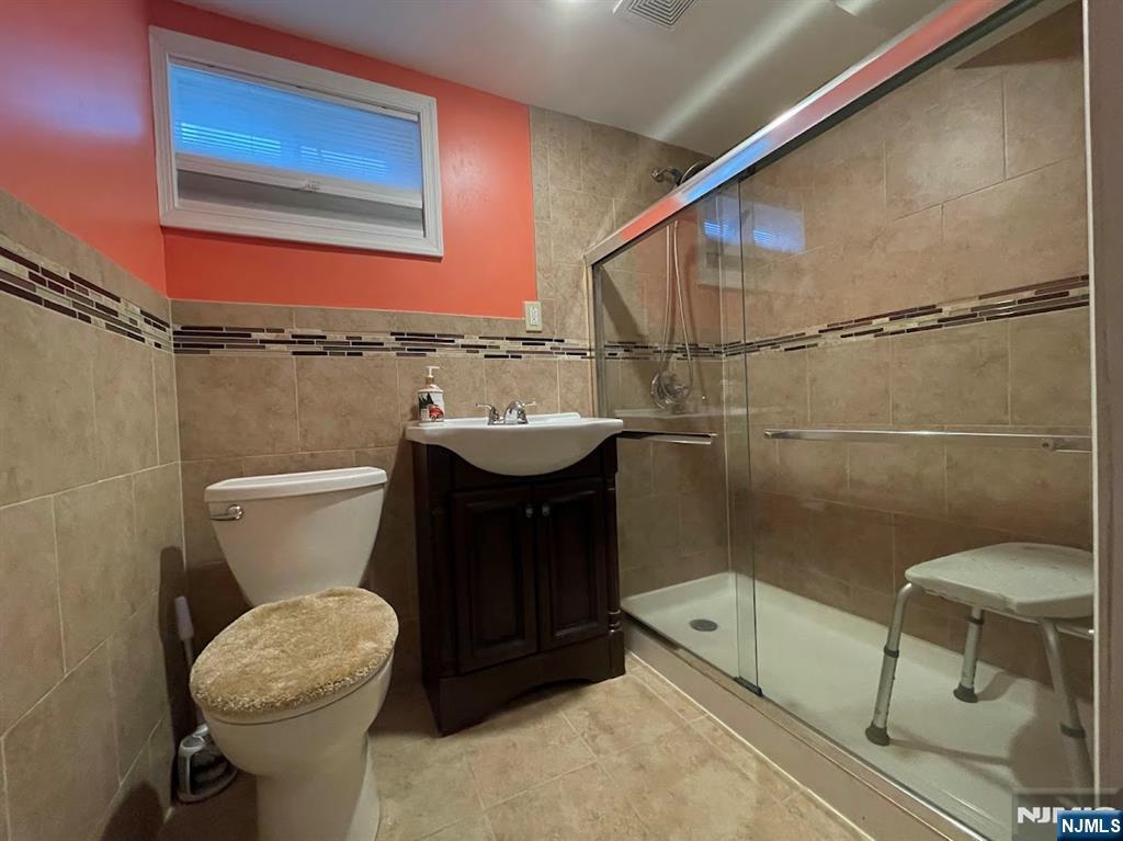 Kearny, New Jersey, 07032, United States, 3 Bedrooms Bedrooms, ,2 BathroomsBathrooms,Residential,For Sale,1852357