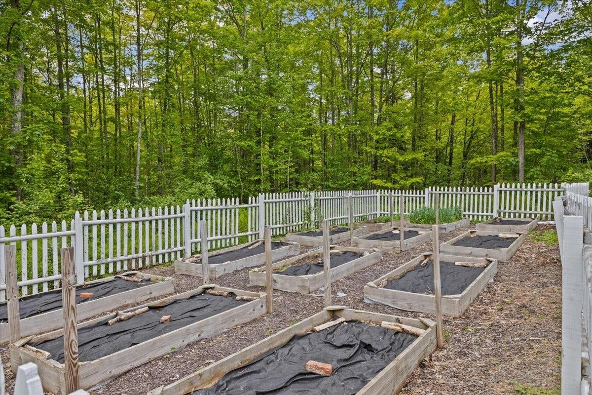 Stowe, Vermont, 05672, United States, 6 Bedrooms Bedrooms, ,4 BathroomsBathrooms,Residential,For Sale,1840743