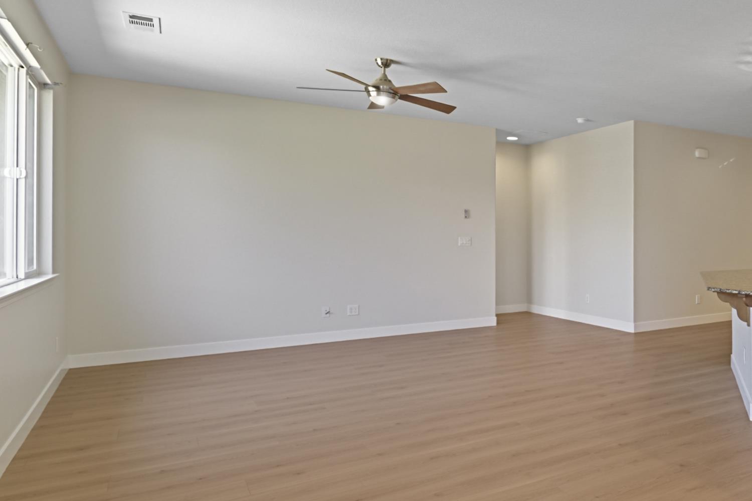 Elk Grove, California, 95757, United States, 3 Bedrooms Bedrooms, ,2 BathroomsBathrooms,Residential,For Sale,1917062