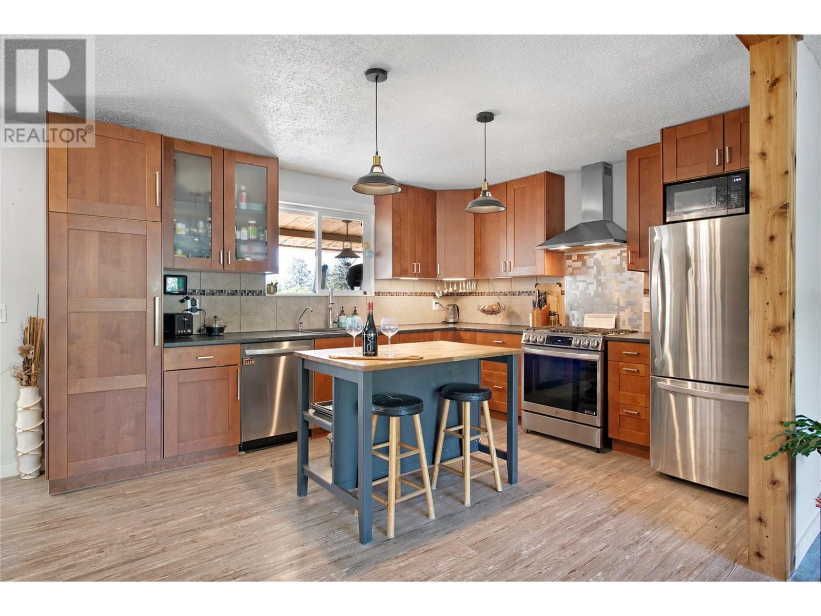 LAKE COUNTRY, British Columbia, V4V 1W2, CA, 4 Bedrooms Bedrooms, ,2 BathroomsBathrooms,Residential,For Sale,1896793