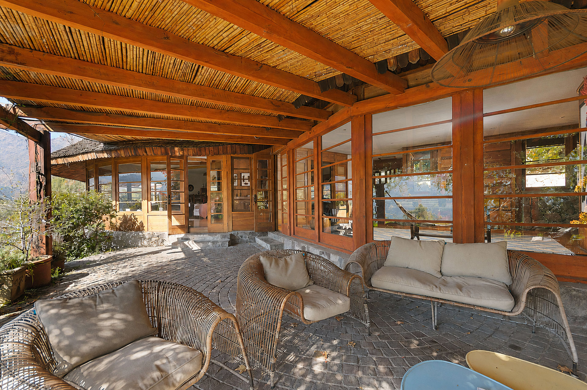  Beautiful Home Surrounded by Nature with Stunning Views - 物件實景
